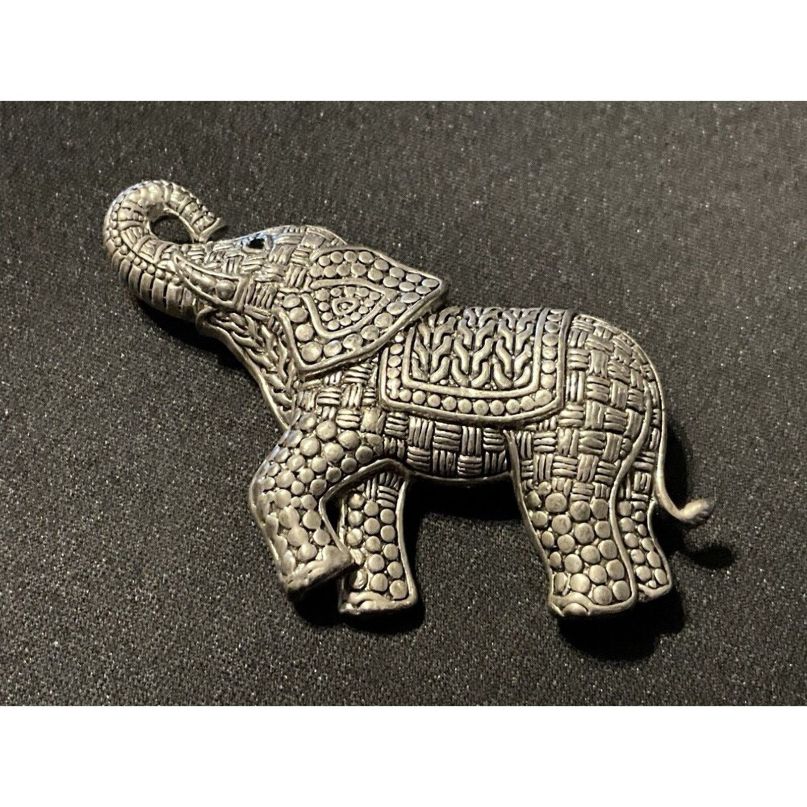 Other Vintage High Quality Silver Tone & Textured Elephant Brooch Size ONE SIZE - 1 Thumbnail
