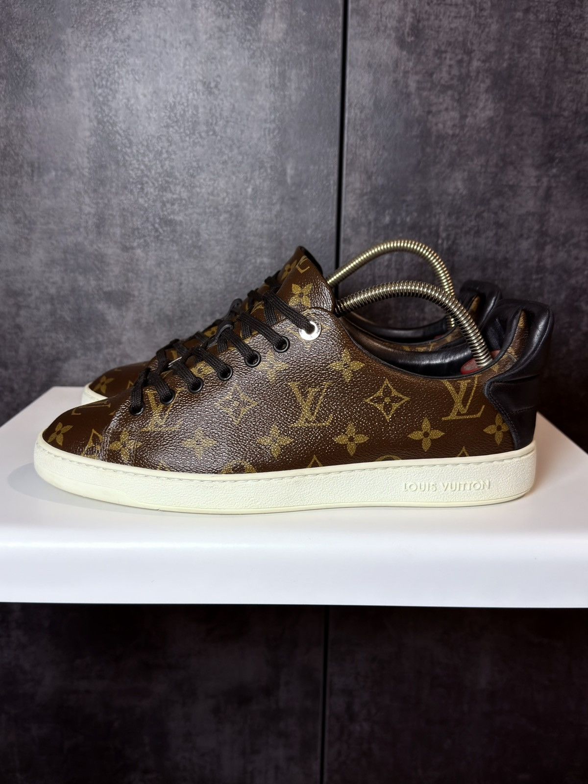 Louis Vuitton Rare Louis Vuitton Frontrow Low Top Sneakers Luxury Size US 9.5 / EU 42-43 - 7 Thumbnail
