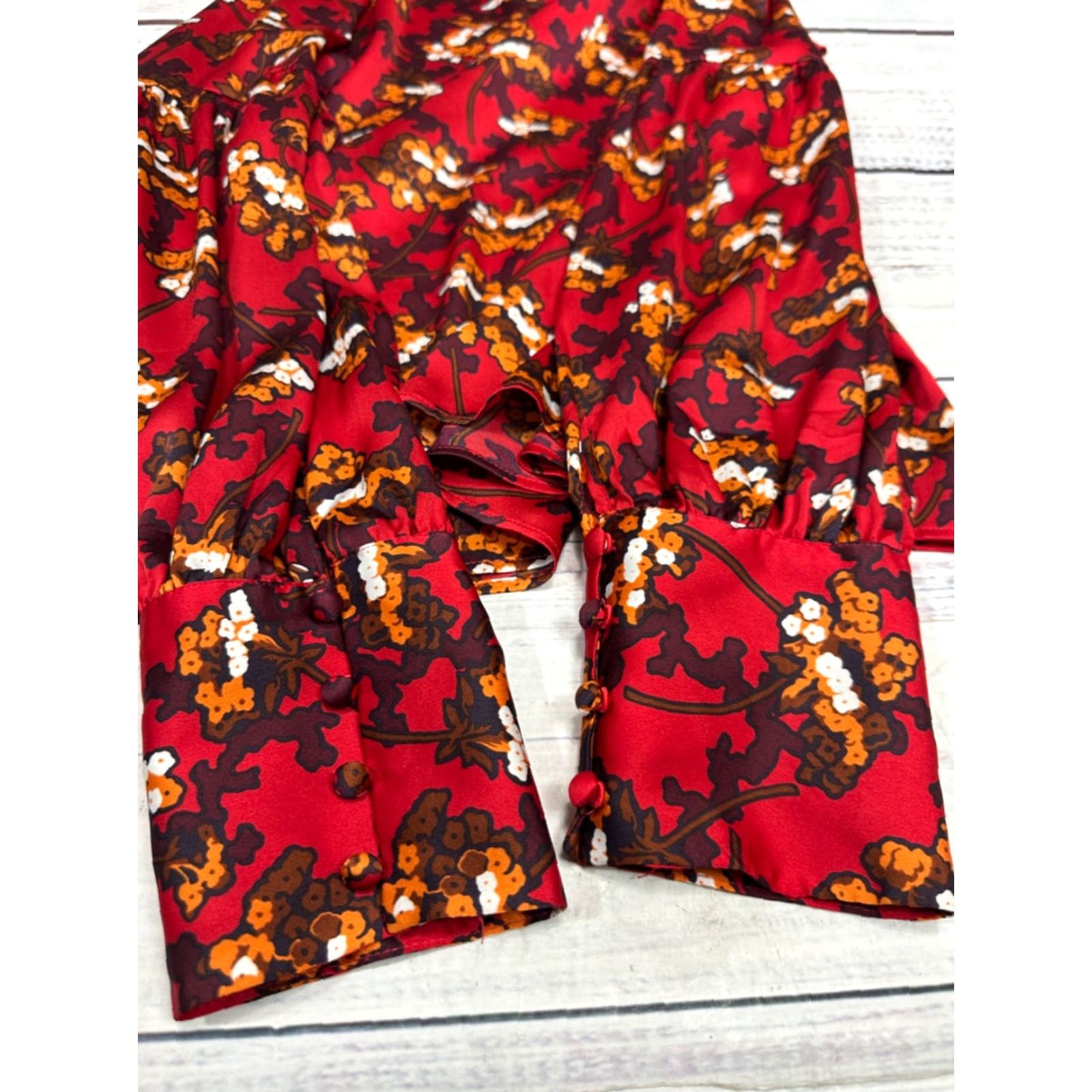 Ann Taylor Ann Taylor Blouse Womens Long Sleeve Pullover Red Print Sz L Button Cuffs Size L / US 10 / IT 46 - 6 Thumbnail