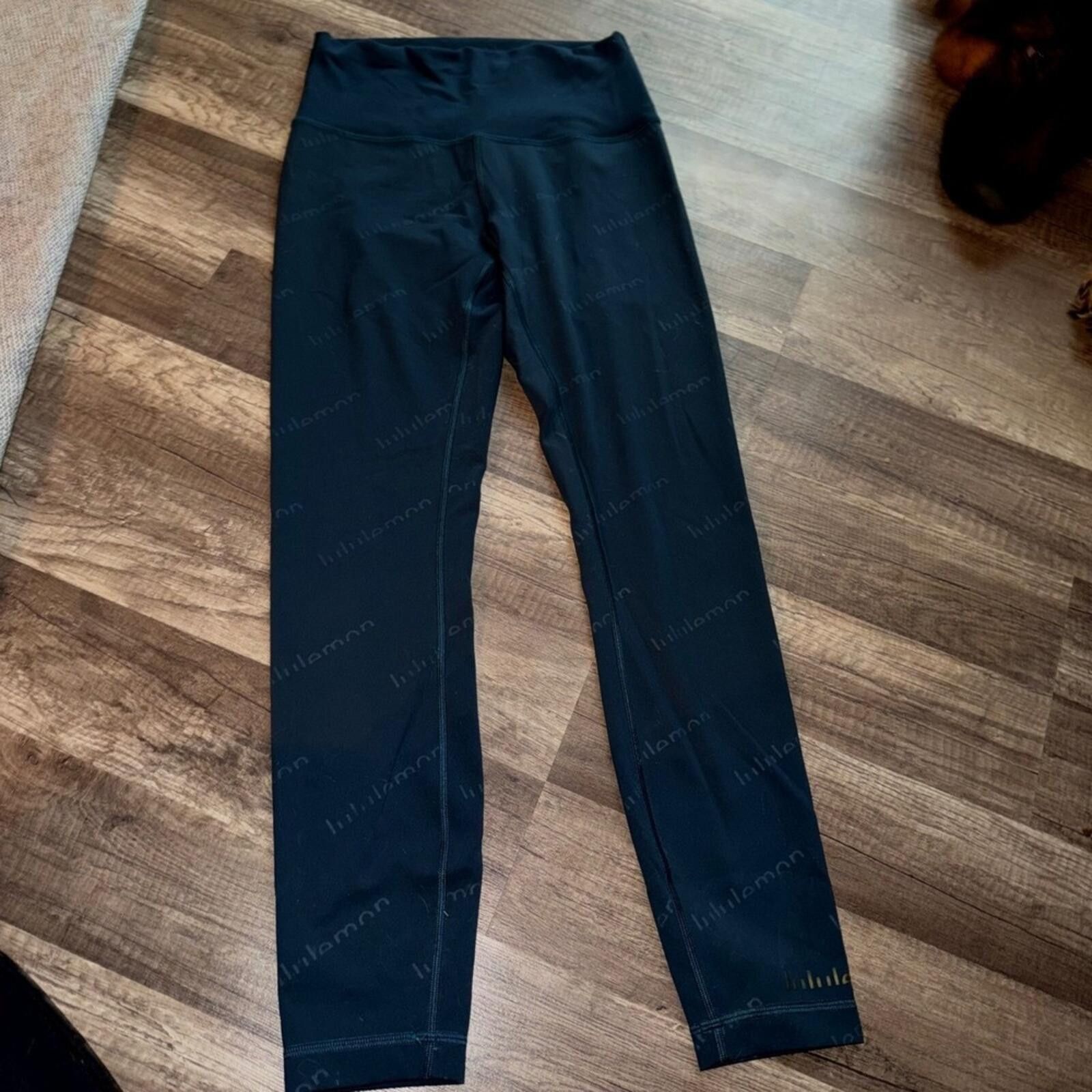 Lululemon Lululemon Wunder Under High Rise Leggings Size 28" / US 6 / IT 42 - 1 Thumbnail