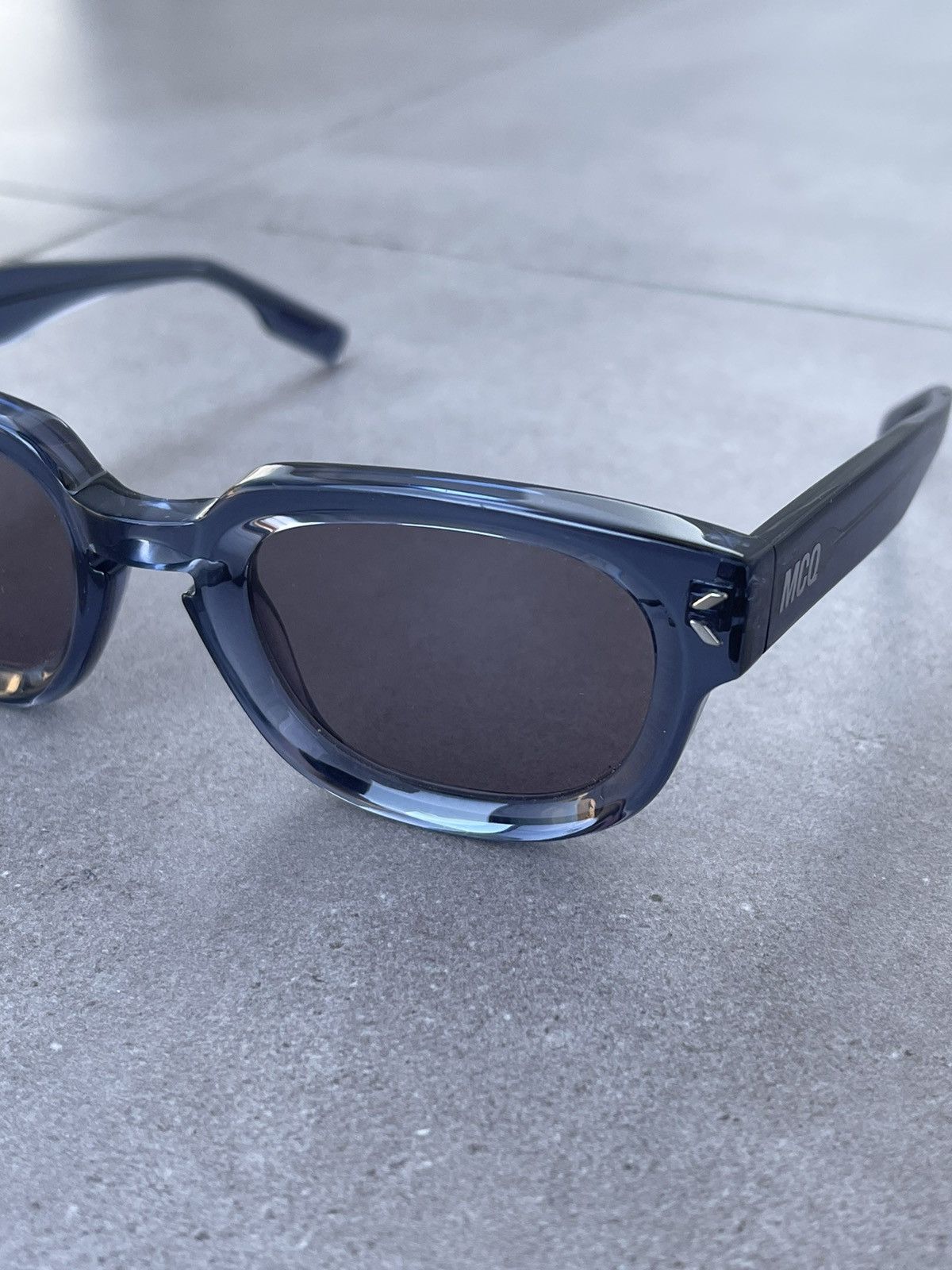 Alexander McQueen !DS! SS23 Alexander Mcqueen MQ0346S Tiny Blue Sunglasses Size ONE SIZE - 8 Thumbnail