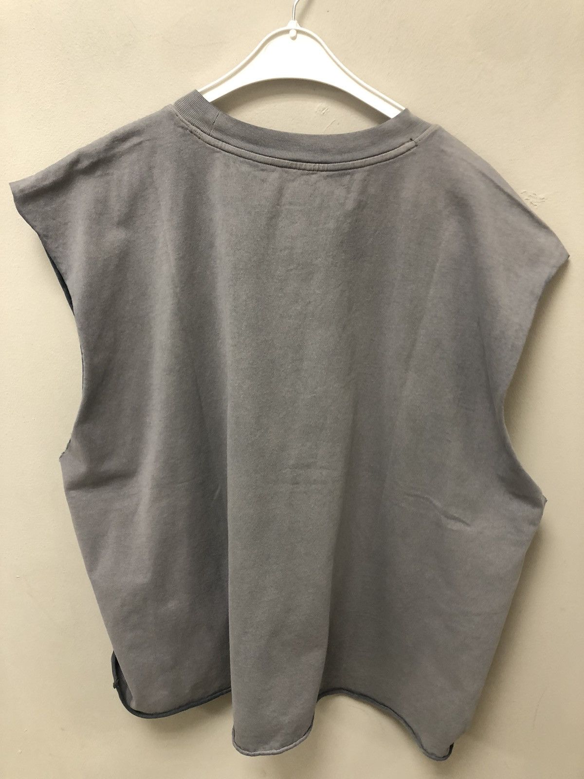 Balenciaga × Gap × Kanye West Sleeveless Tank YZY T Grey Cropped Size US XL / EU 56 / 4 - 2 Thumbnail