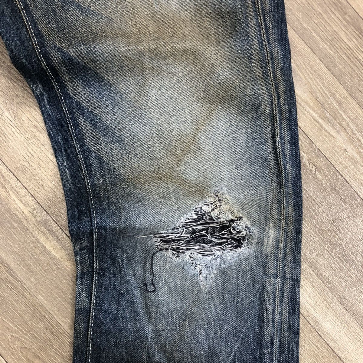 Vanquish 🇯🇵2000s Vanquish Distressed Painted Punk Bootcut Flared Jeans Size US 31 - 8 Thumbnail