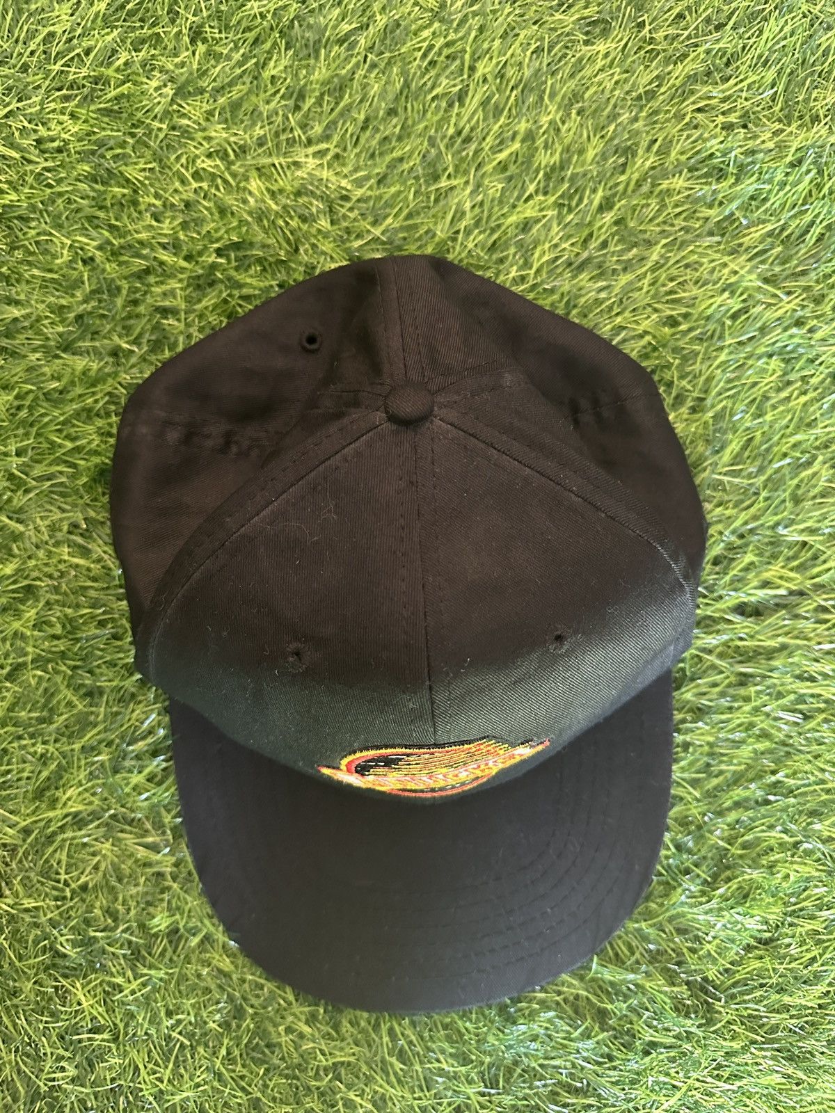 NHL Vintage nhl vancouver canucks adjustable hat Size ONE SIZE - 3 Thumbnail