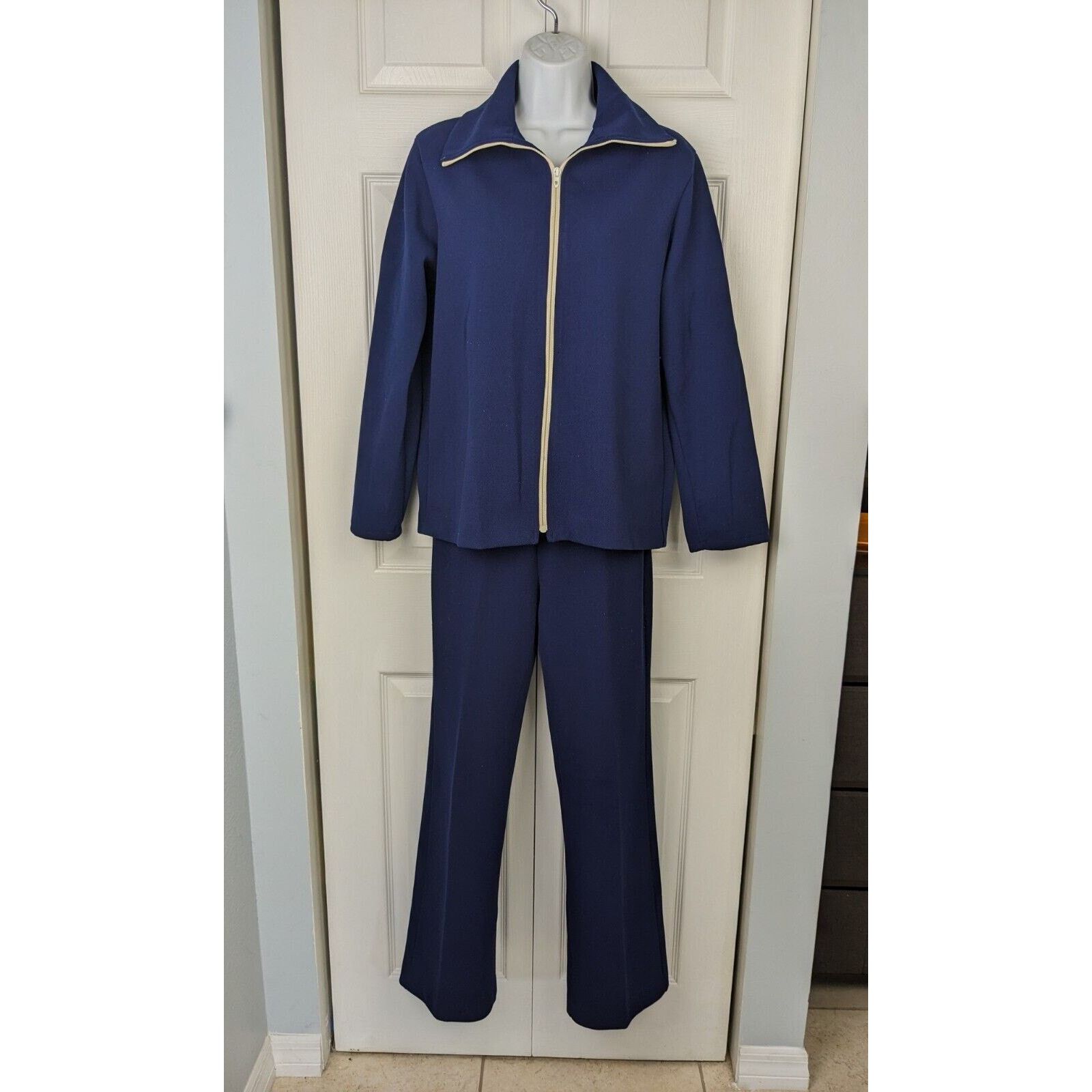 Jantzen Vtg 2 Pc Jantzen Track Suit Set Navy Blue Activewear Beach Size M / US 6-8 / IT 42-44 - 1 Thumbnail