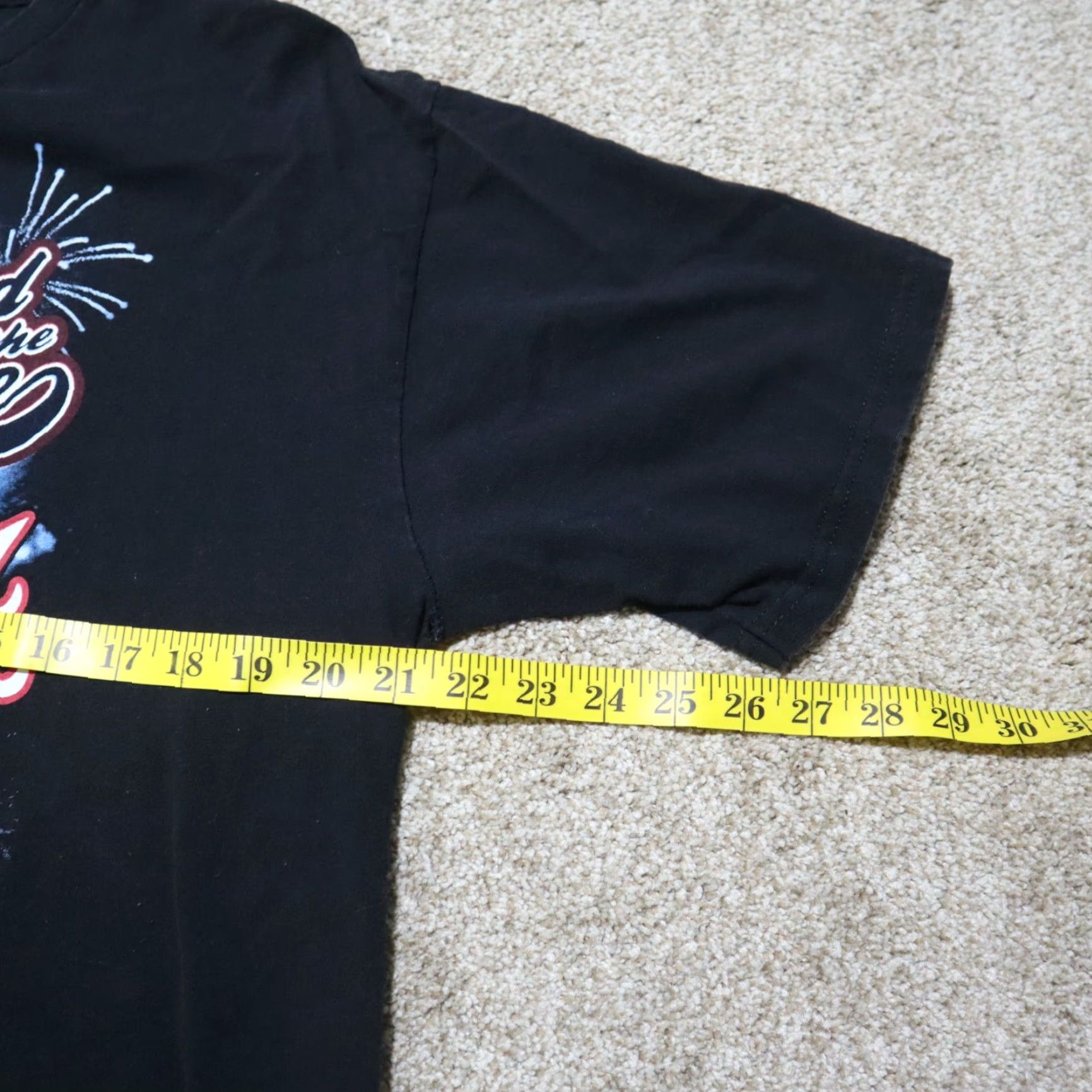 Vintage VINTAGE Atlanta Braves USA Land Of The Free Home of the Brave Men Shirt Adult Large Black Majestic Graphic Tee 90s Mens Size US L / EU 52-54 / 3 - 5 Thumbnail