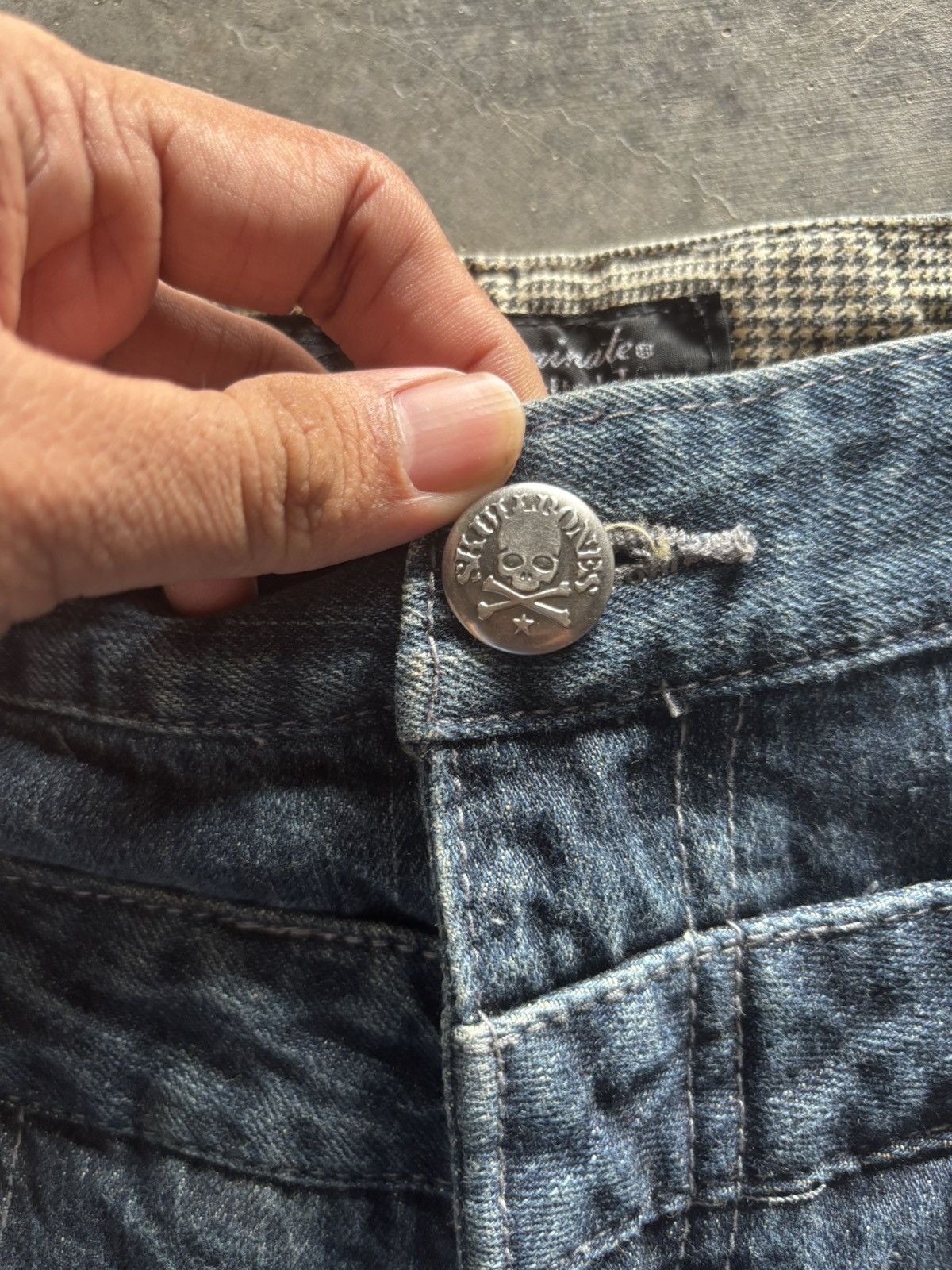 Hysteric Glamour SICK DOUBLE WAIST JAPANESE DENIM SKULL BUTTON Size US 32 / EU 48 - 3 Thumbnail