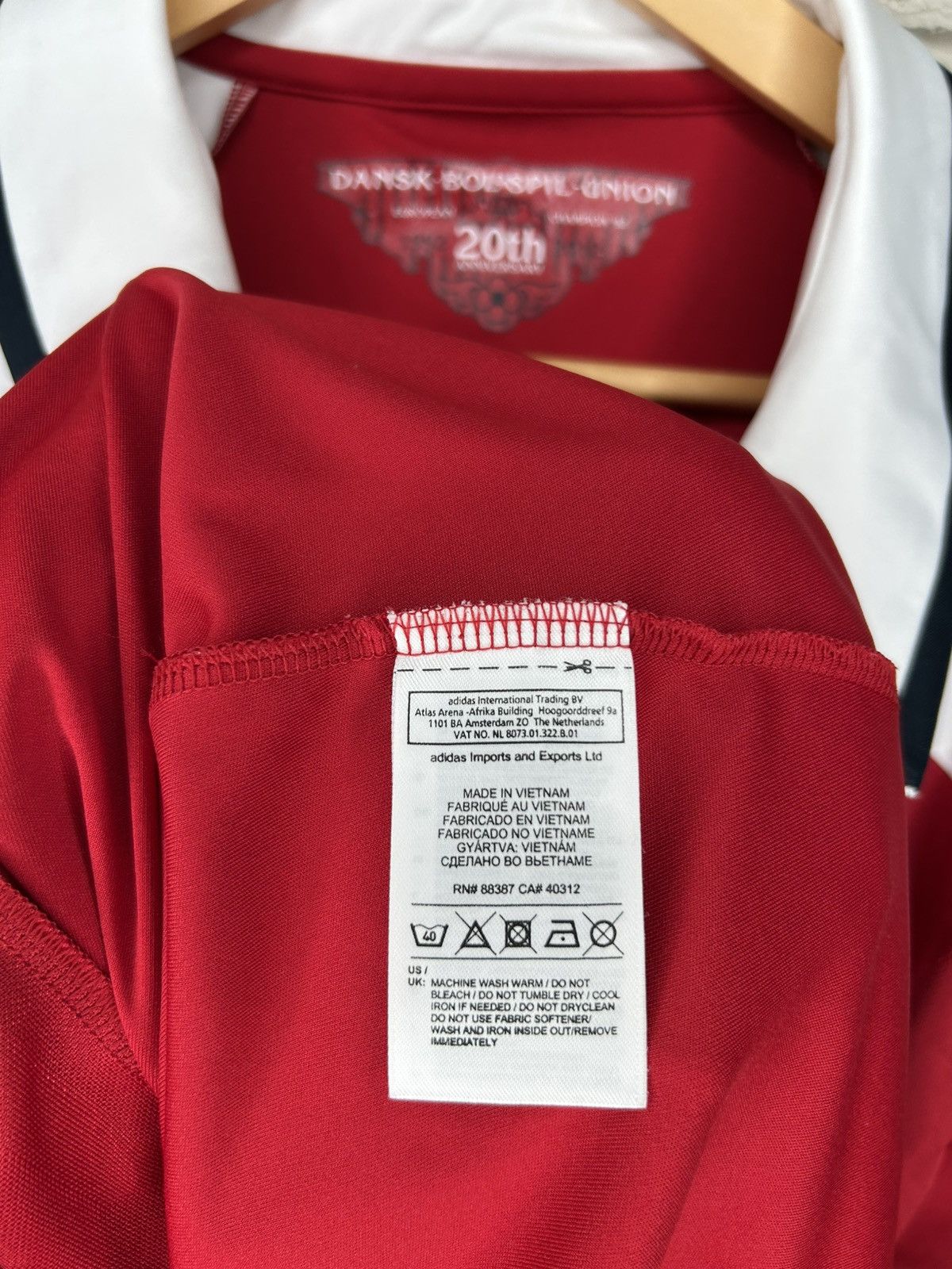 Adidas Adidas Denmark 2012 Home Jersey Size US XL / EU 56 / 4 - 13 Thumbnail