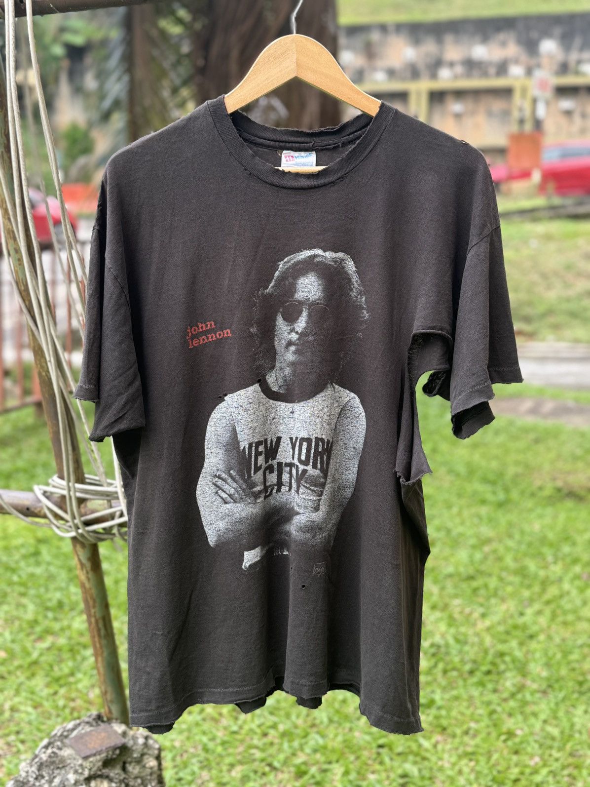 Band Tees × Fadeless × Vintage Vintage Super Thrashed 90s John Lennon Black Dreamer tees Size US XL / EU 56 / 4 - 1 Thumbnail