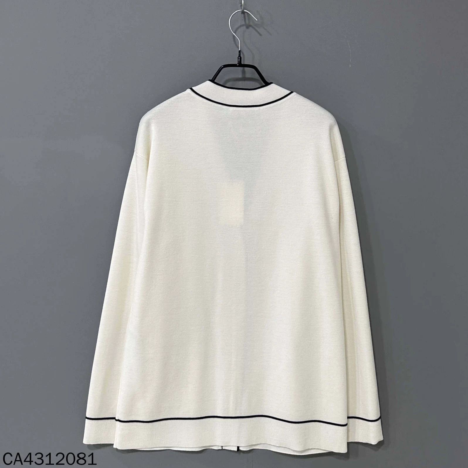 Gucci Gucci white GG button cardigan new L Size L / US 10 / IT 46 - 3 Thumbnail