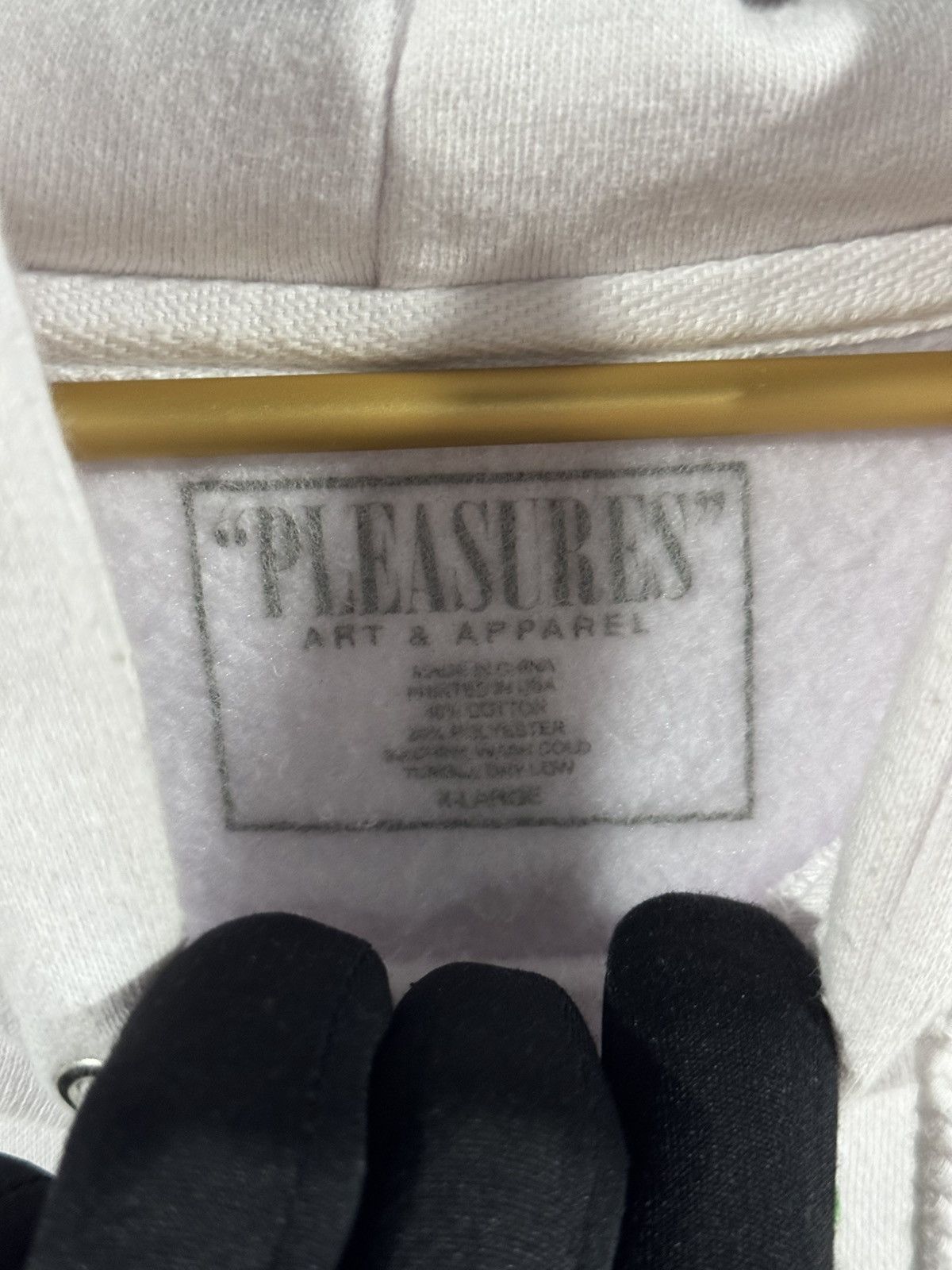 Pleasures Pleasures Custom Cropped Rock On 🤘 Hoodie XL Size US XL / EU 56 / 4 - 5 Thumbnail
