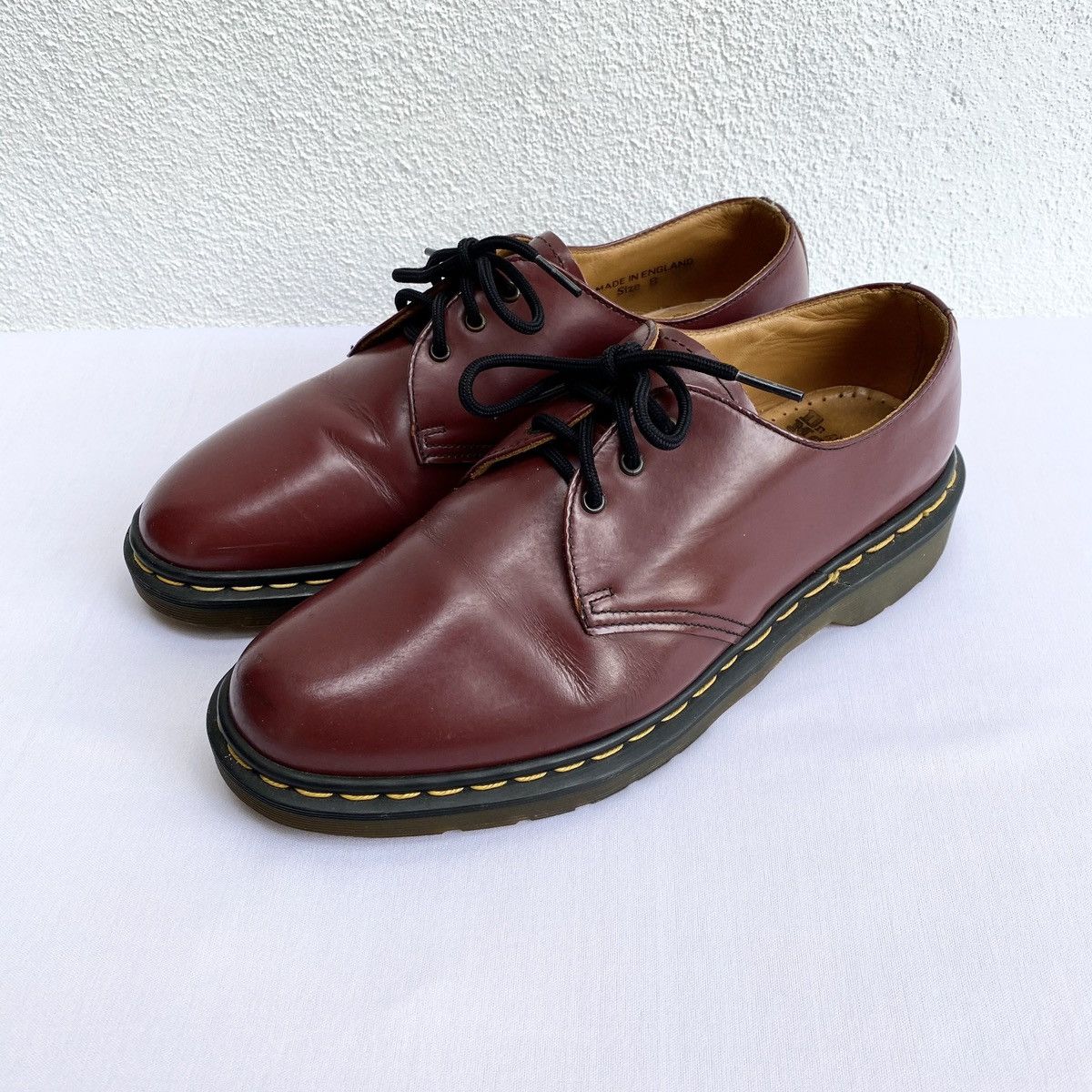 Other DR.MARTENS '1461' Low-Cut 3-Eyelet Cherry Red ENGLAND Size US 9 / EU 42 - 1 Thumbnail
