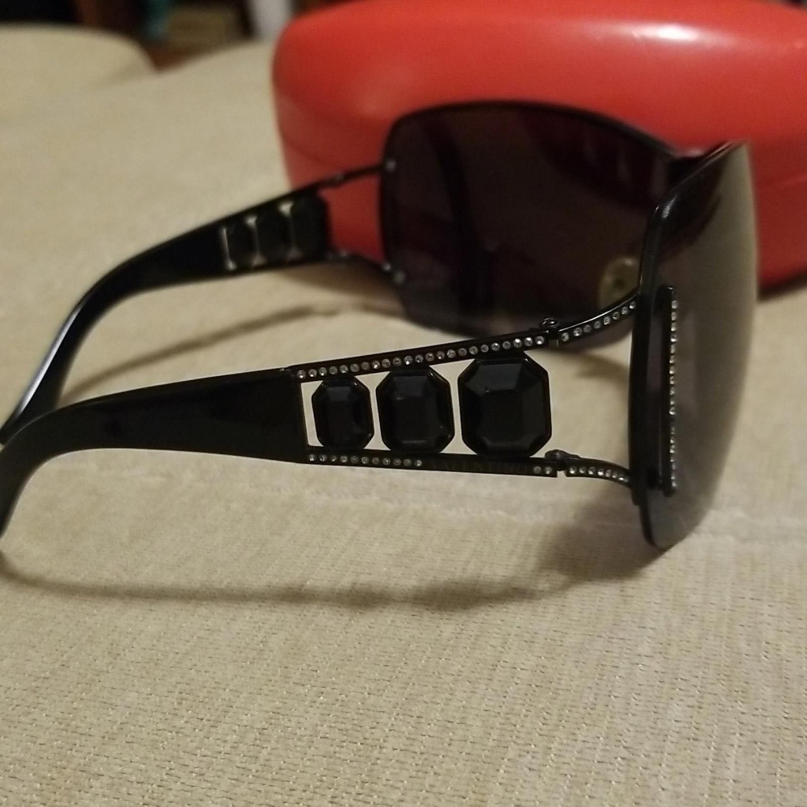 Valentino Valentino Tortoise shell wrap Rhinestone sunglasses w/case Size ONE SIZE - 3 Thumbnail