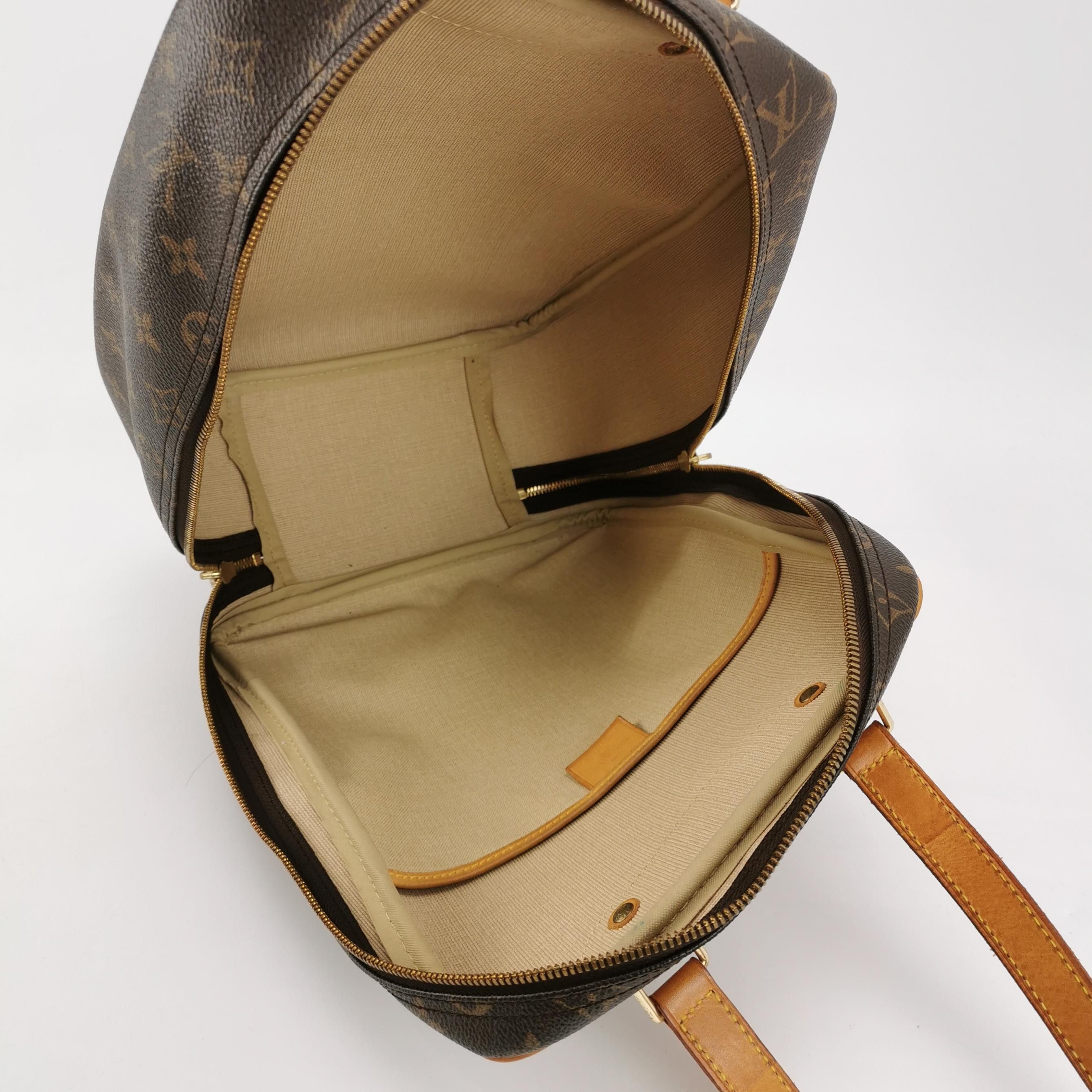 Louis Vuitton Louis Vuitton (LV) Excursion Small Vegetable Tanned Leather Size ONE SIZE - 1 Thumbnail