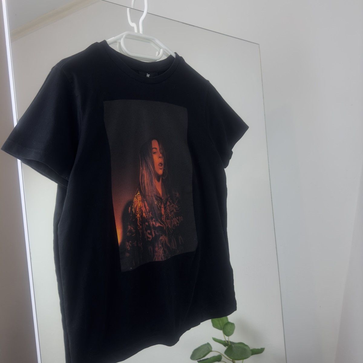 Billie Eilish Billie Ellish T-shirt Big Logo Face Y2K Style Pop Band Tee Size US S / EU 44-46 / 1 - 1 Thumbnail
