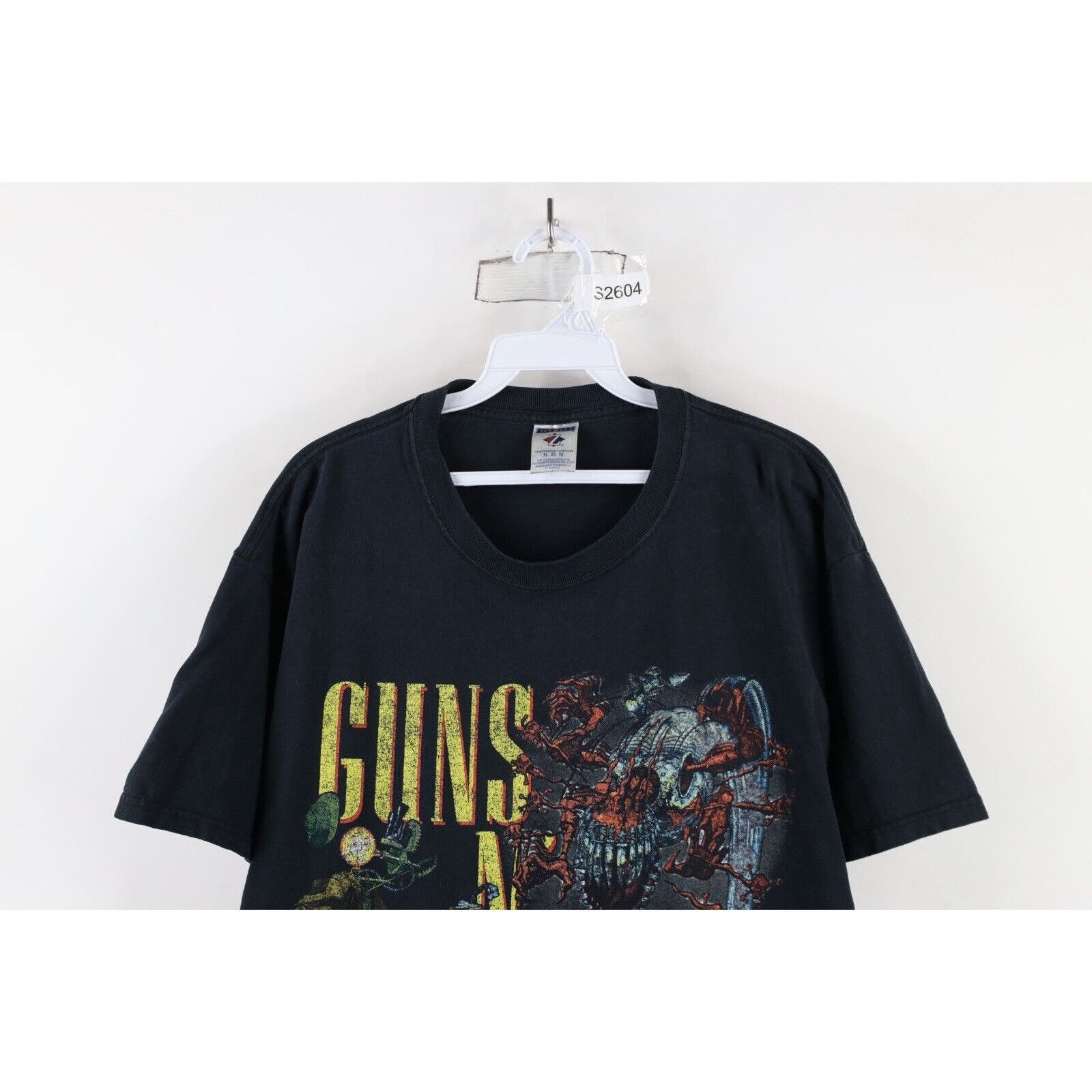 Vintage Vintage Y2K 2006 Faded Retro Guns N Roses Band T-Shirt Size US XL / EU 56 / 4 - 2 Thumbnail