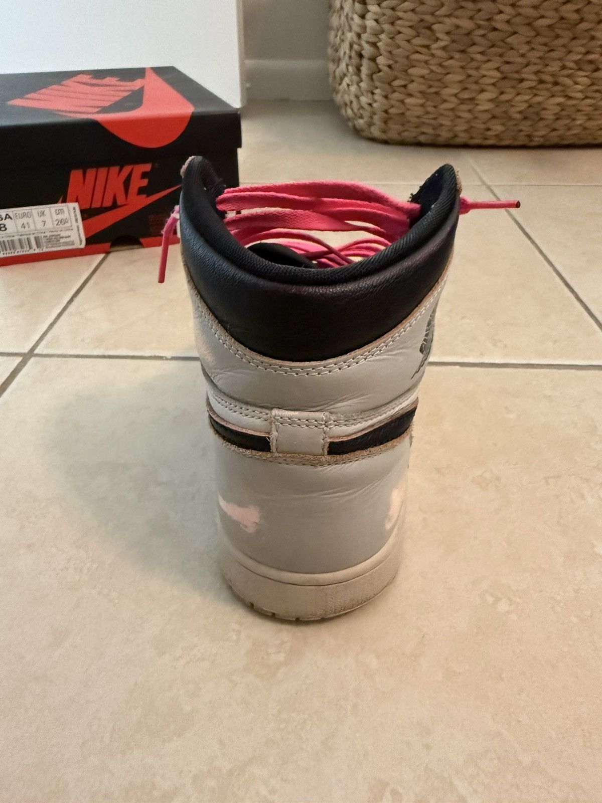 Jordan Brand Air Jordan 1 SB NY to Paris DS Size US 8 / EU 41 - 11 Thumbnail