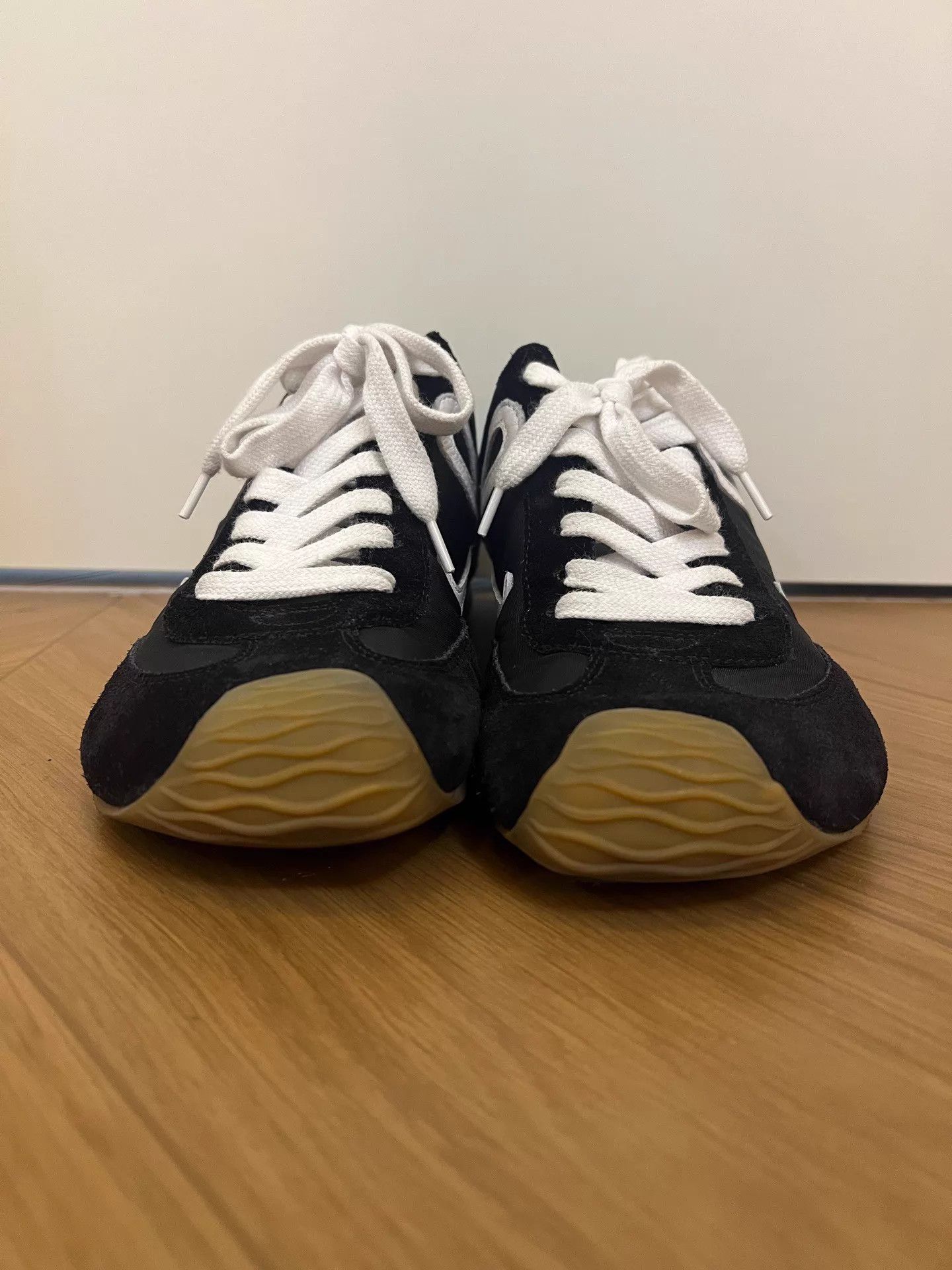 Loewe LOEWE Ballet Runner 2.0 Cowhide Leather Low-Top Lace-Up Women's Black Size US 6.5 / IT 36.5 - 3 Thumbnail