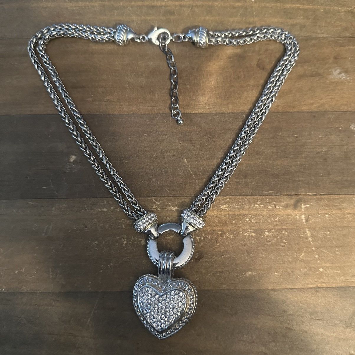 Other Silver tone draped chain rhinestone heart pendant necklace Size ONE SIZE - 2 Thumbnail