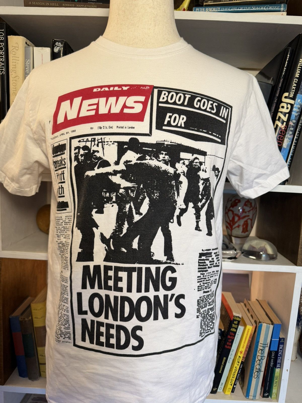 Other London Underground Newspaper Tee Size US M / EU 48-50 / 2 - 2 Thumbnail