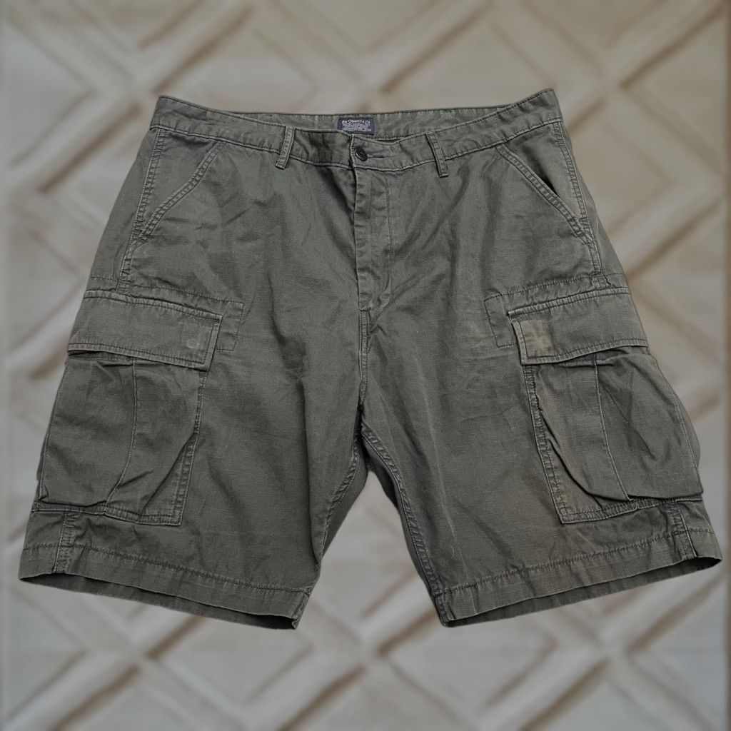 Levi's Levi's Cargo Shorts Mens 38 Gray Cotton Casual Outdoor Travel Size US 38 / EU 54 - 1 Thumbnail