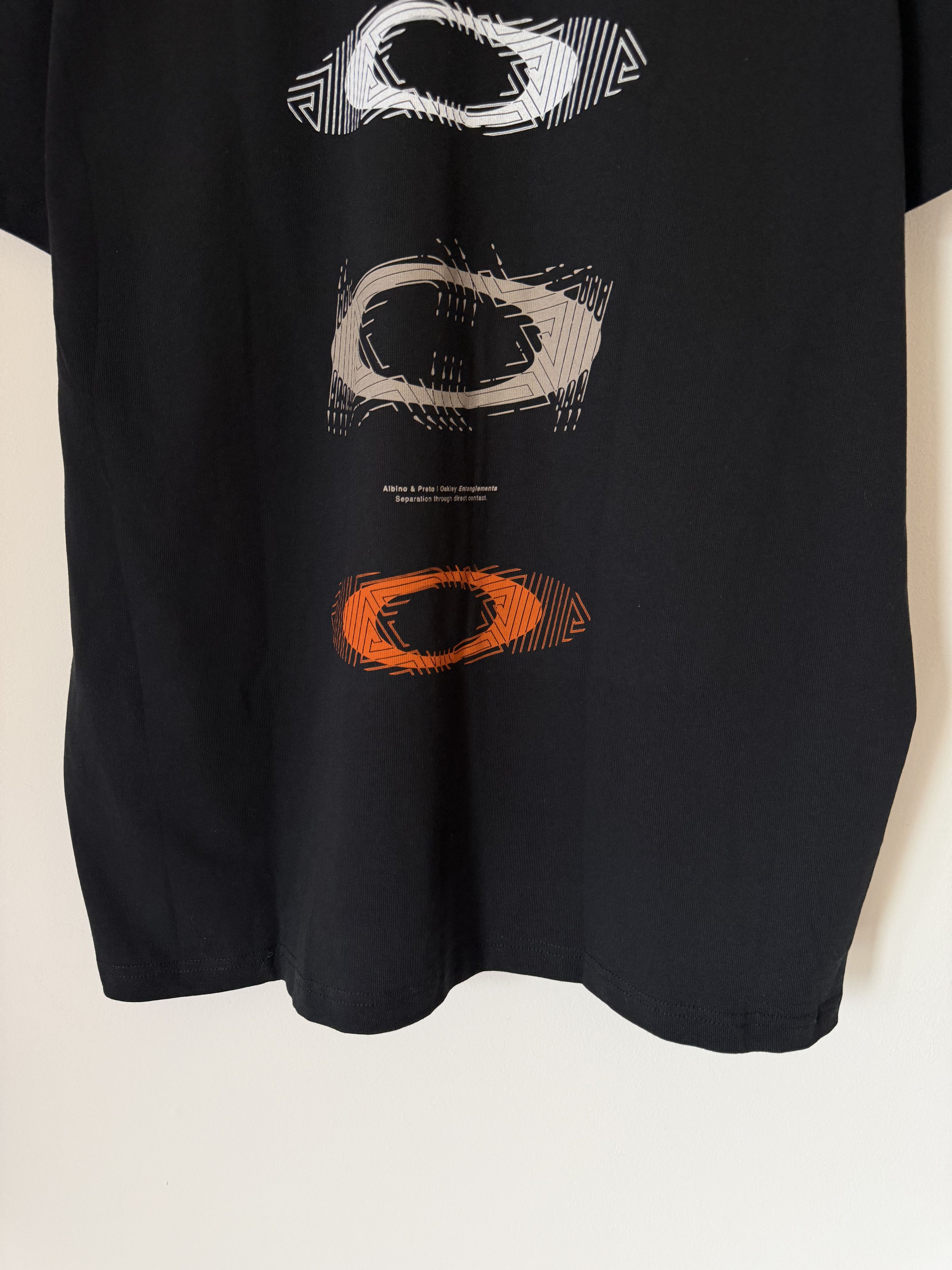 Oakley Albino & Preto Oakley Entaglement Tee in Black Size US XL / EU 56 / 4 - 5 Thumbnail