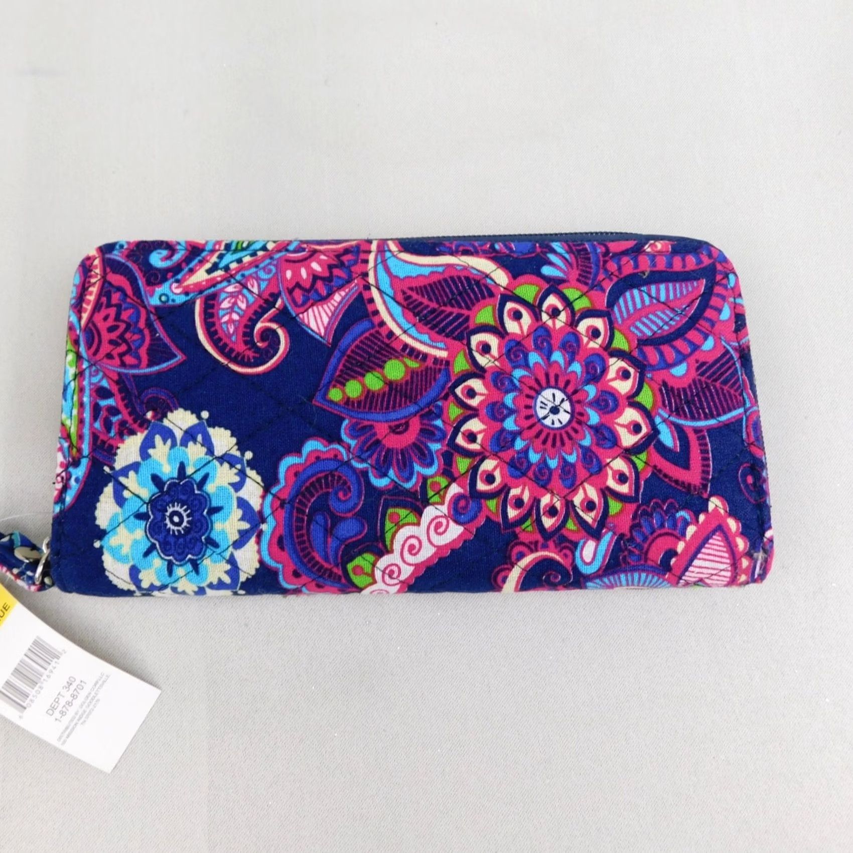 Vintage VINTAGE Quilted Mandala Print Zip-Around Wristlet Clutch Wallet Navy 7.5" x 4" Women Wallet Zip-Around Size ONE SIZE - 4 Thumbnail