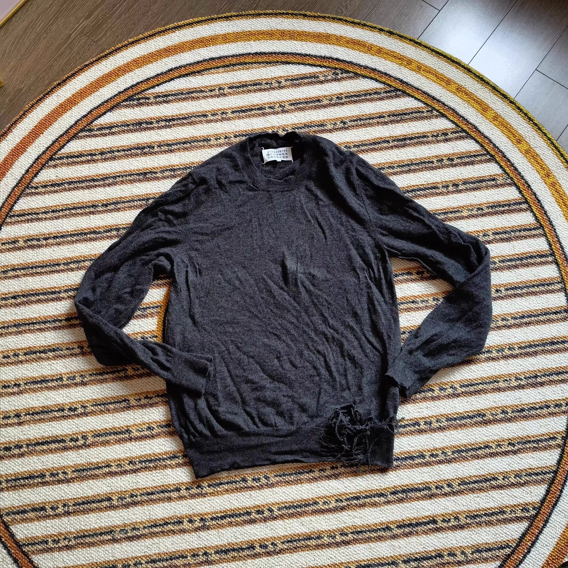 Maison Margiela Maison Margiela distressed sweater Q6 Size US L / EU 52-54 / 3 - 1 Thumbnail