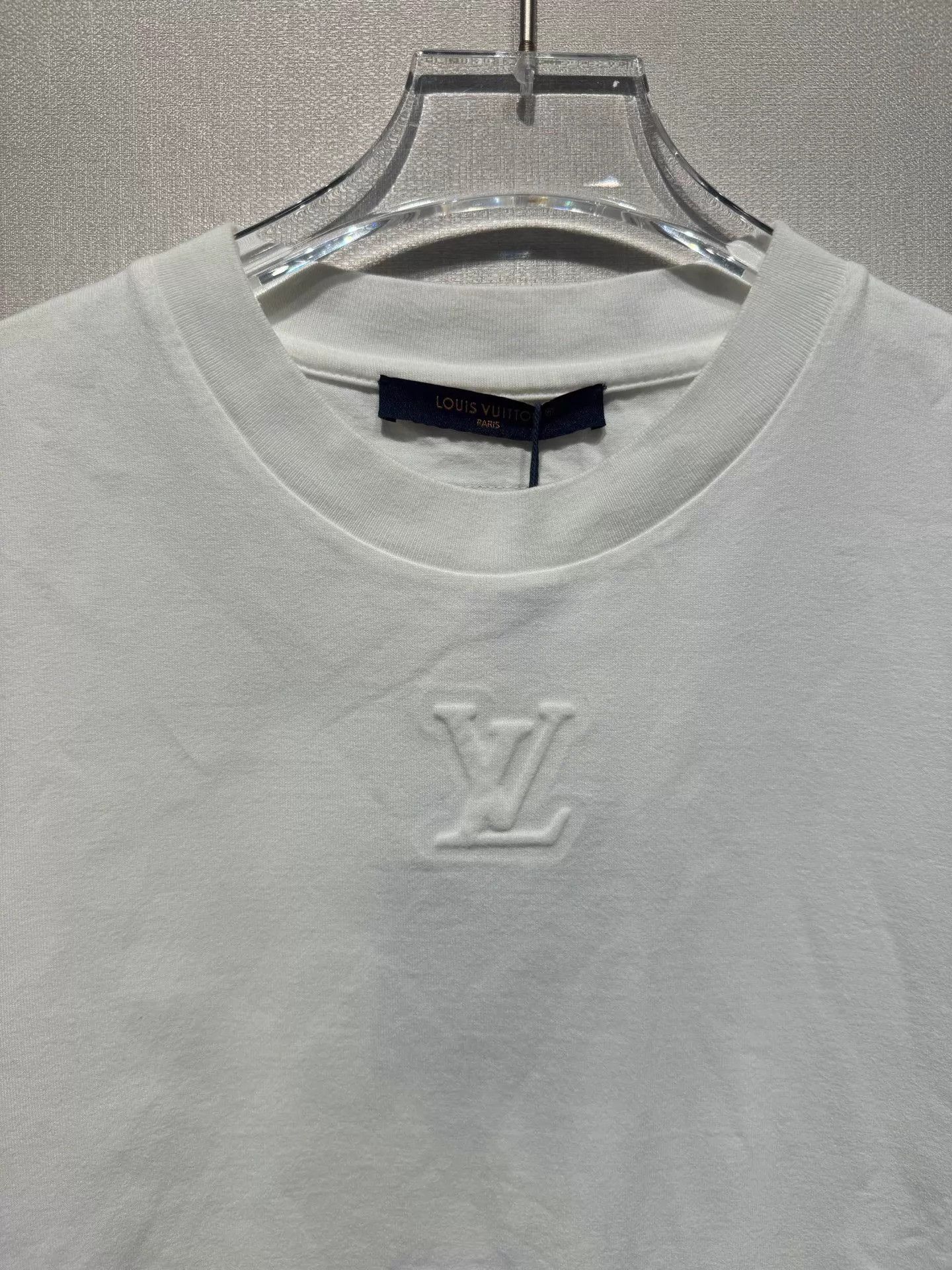 Louis Vuitton LV Embossed Logo Short Sleeve Tee XS Size US XS / EU 42 / 0 - 2 Thumbnail