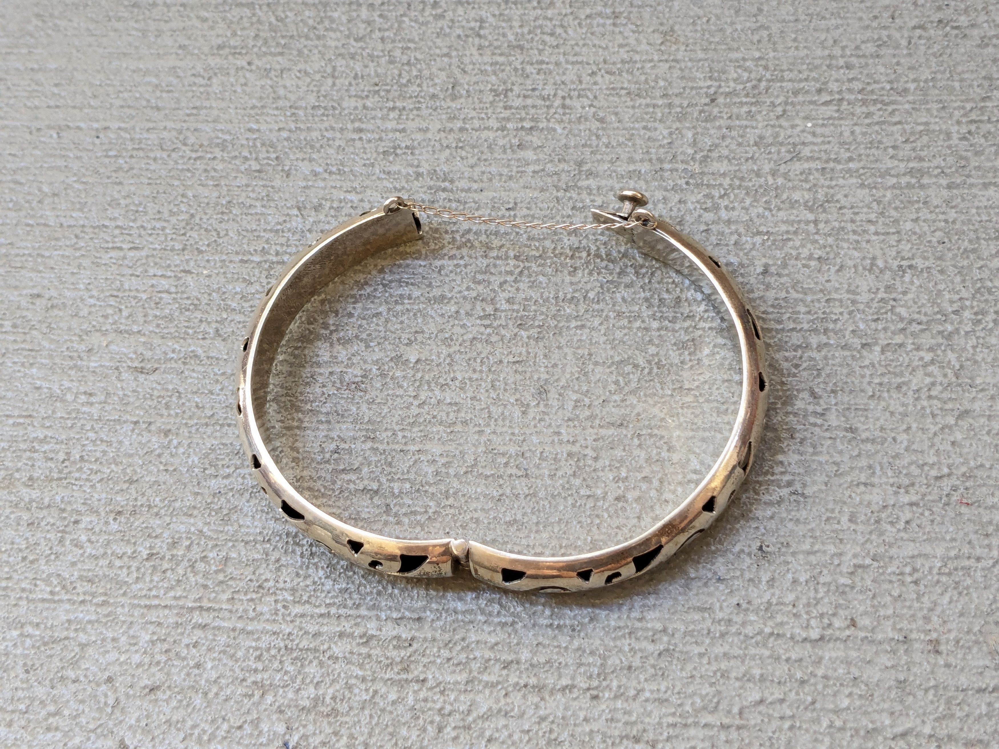 Jewelry Vintage Sterling Silver Bracelet Bangle Hinge Clamper Mexico Size ONE SIZE - 8 Thumbnail
