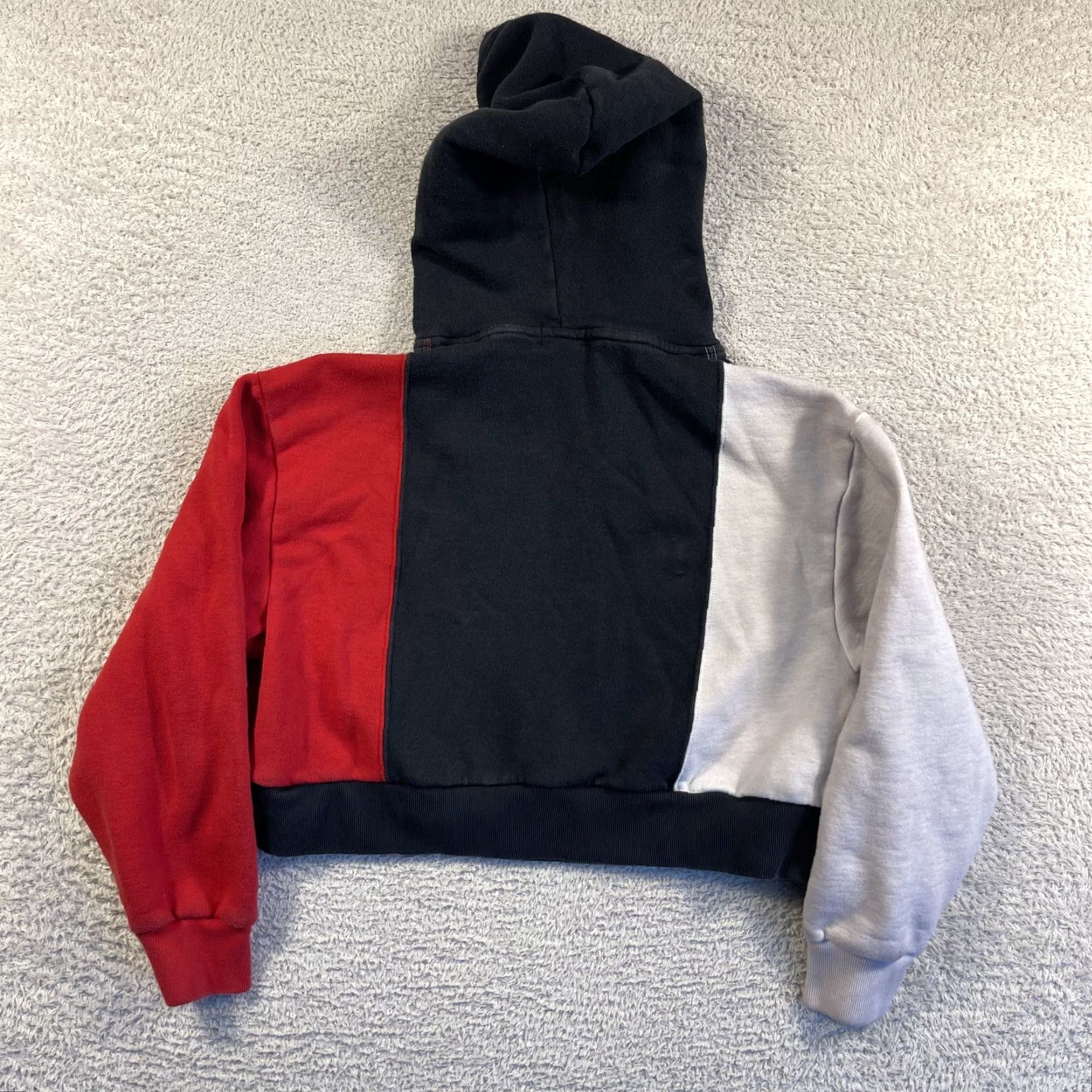Polo Ralph Lauren **Ralph Lauren Women's Medium Red Hoodie Black Colorblock Pullover** User: **Polo Ralph Lauren Women's Medium Red Colorblock Hoodie Black Pullover** Size M / US 6-8 / IT 42-44 - 2 Thumbnail