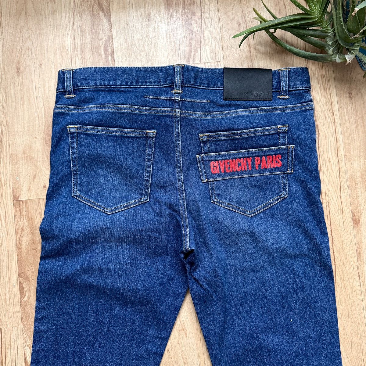 Givenchy Givenchy slim jeans Size US 33 - 5 Thumbnail