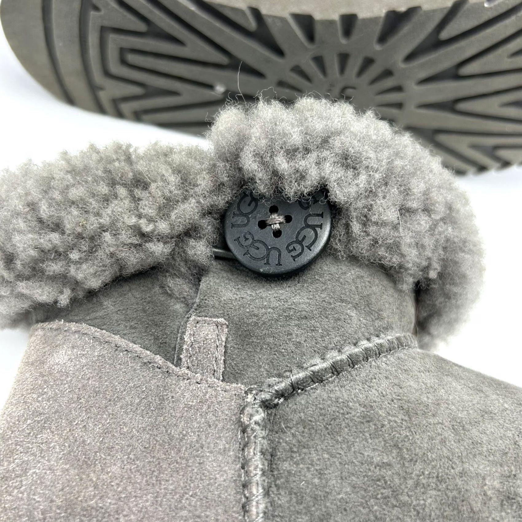 Ugg UGG Bailey Button Mini II Boots Womans 8 M Grey Sheepskin Winter Slip On SN 3352 Size US 8 / IT 38 - 7 Thumbnail