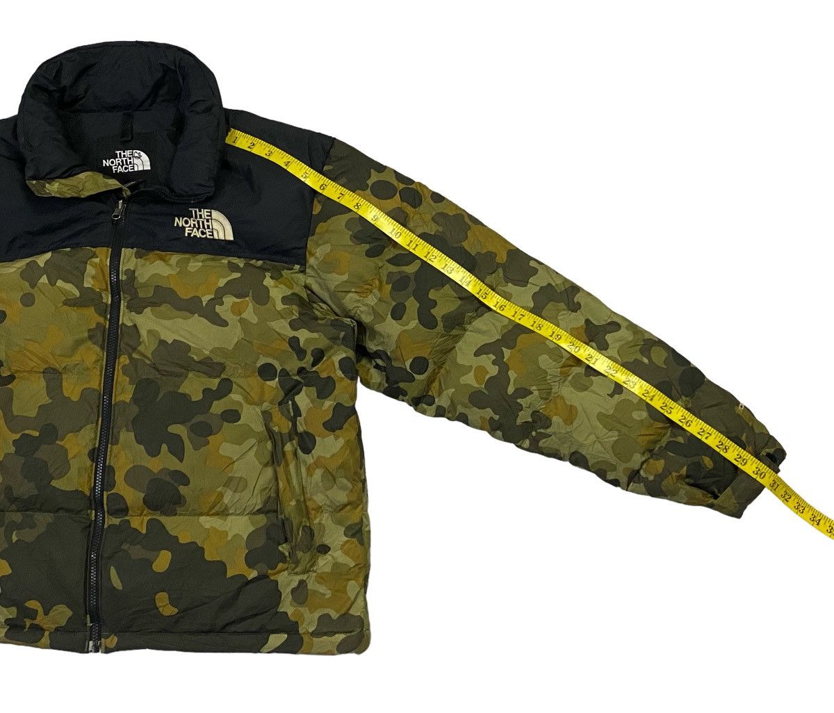 The North Face Vintage 90s The North Face 700 Nuptse Camo Puffer Jacket Size US M / EU 48-50 / 2 - 8 Thumbnail