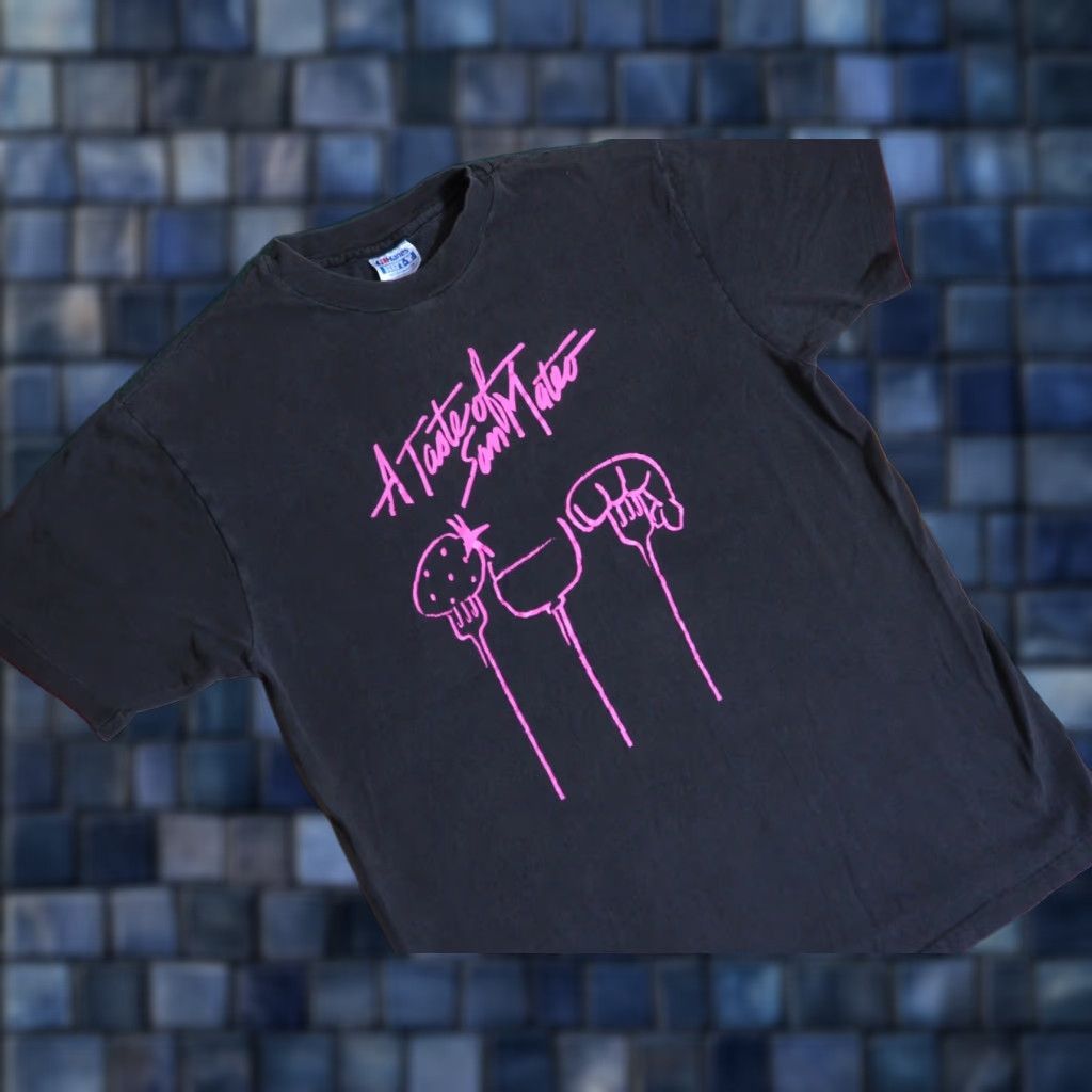 Hanes VTG 80s 90s Hanes San Mateo CA Food Black Faded Grunge Art USA Tee T-Shirt M Shirt Grunge Hanes Black 1980s Unisex Cotton Graphic Tee USA M Size US M / EU 48-50 / 2 - 1 Thumbnail