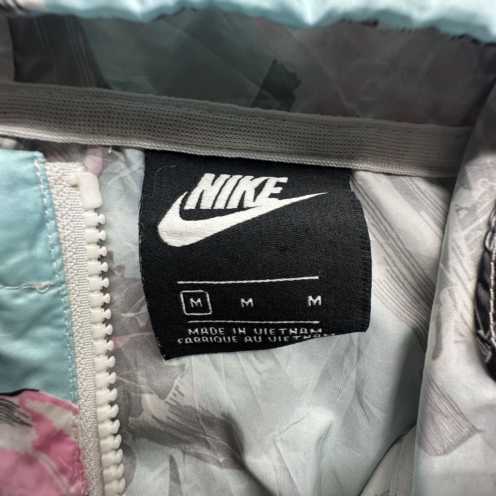 Nike Nike Womens Cropped Windrunner Windbreaker Medium AR5151-100 Size M / US 6-8 / IT 42-44 - 3 Thumbnail