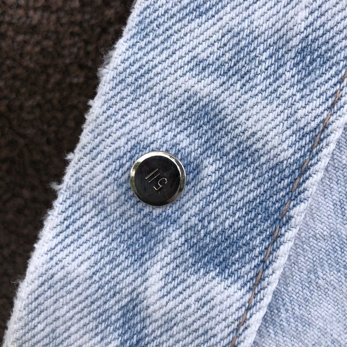 Levi's VTG Levis Light Wash Blue Denim Distressed Trucker jacket Size US M / EU 48-50 / 2 - 16 Thumbnail
