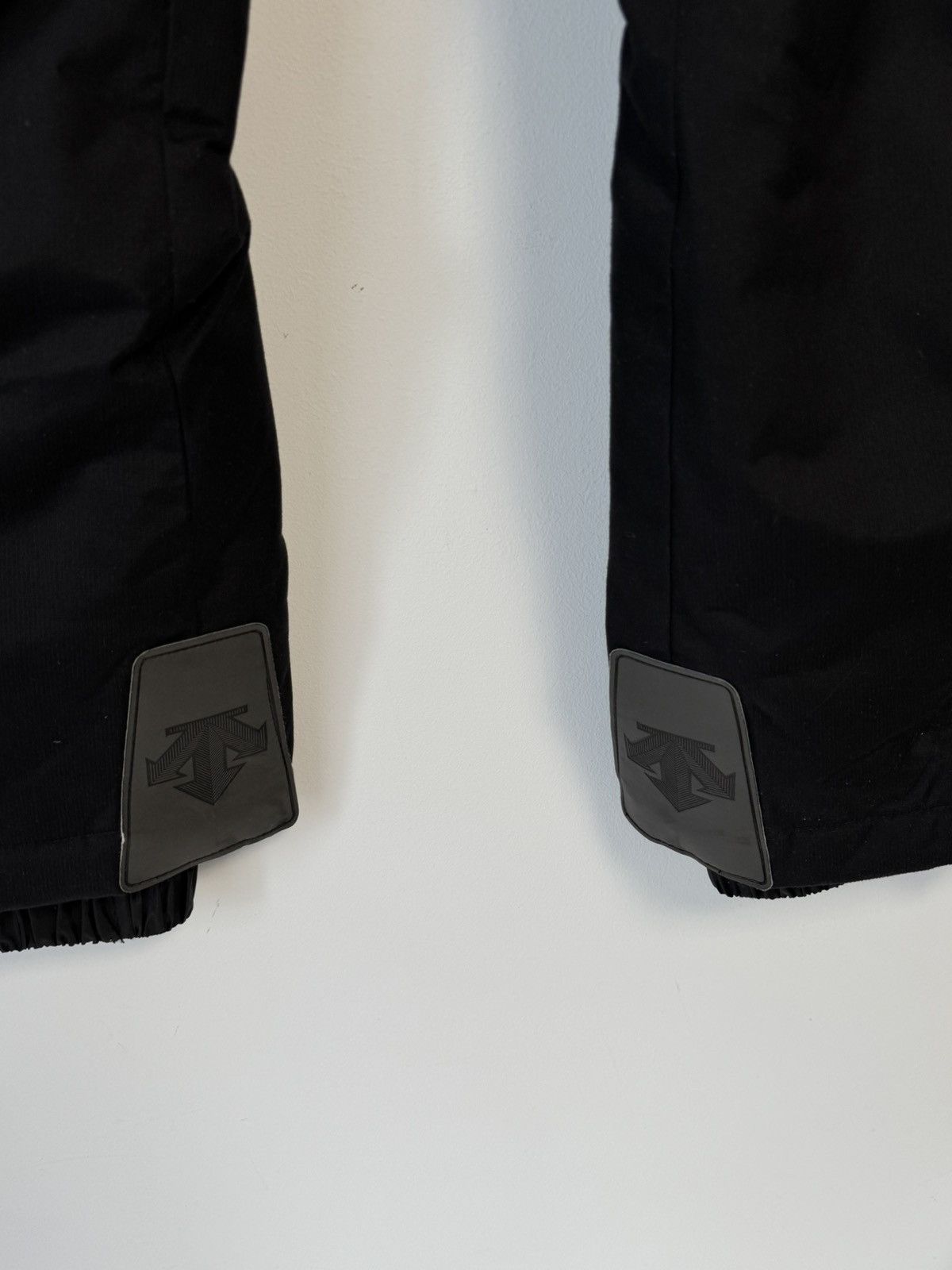 Descente Descente Woman’s Insulated Ski Pants Size US 8 Outdoor Black Size 30" / US 8 / IT 44 - 4 Thumbnail