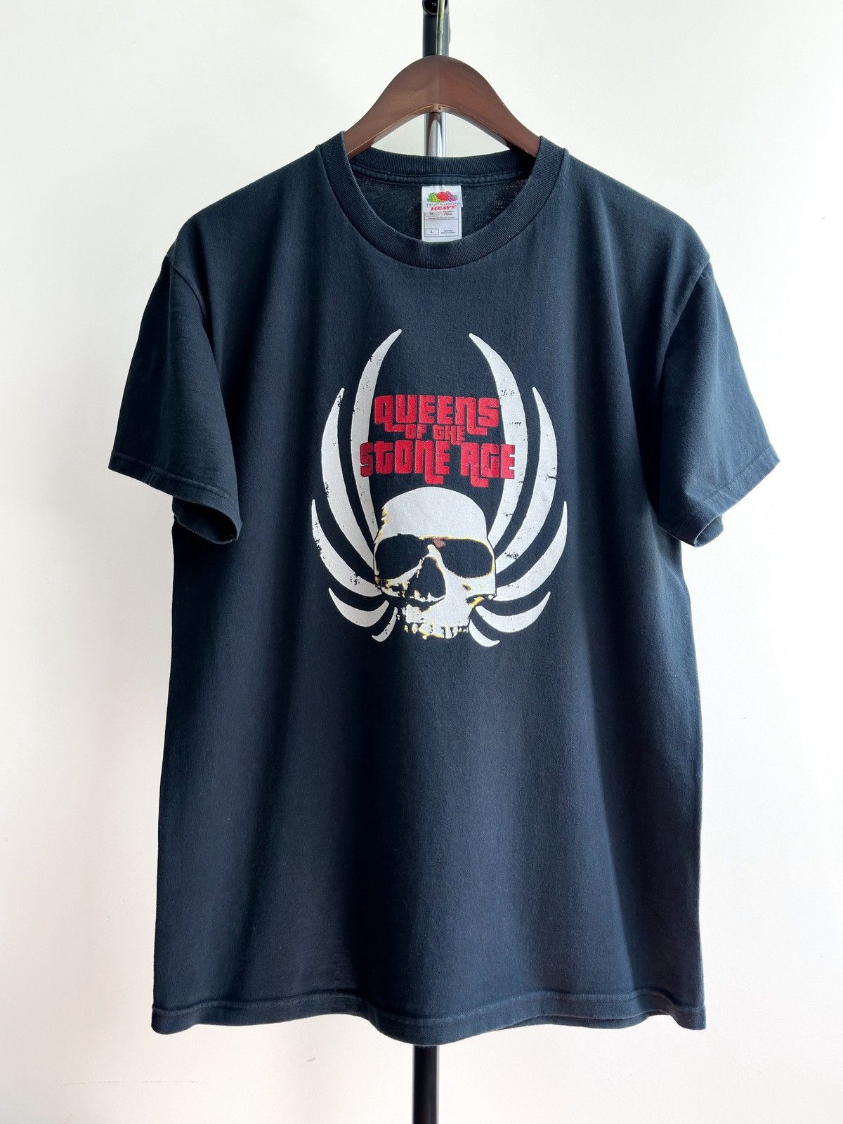 Band Tees Vintage 2000s Queens of the Stone Age Band Promo Tee Size US L / EU 52-54 / 3 - 1 Thumbnail