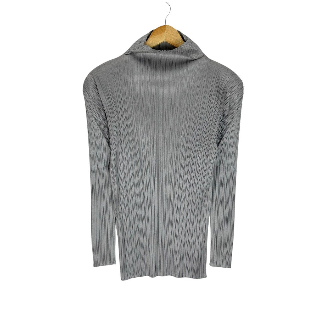 Issey Miyake × Pleats Please Issey Miyake ⚡️PLEATS PLEASE IS MOCK NECk LONG SLEEVE Size M / US 6-8 / IT 42-44 - 2 Thumbnail