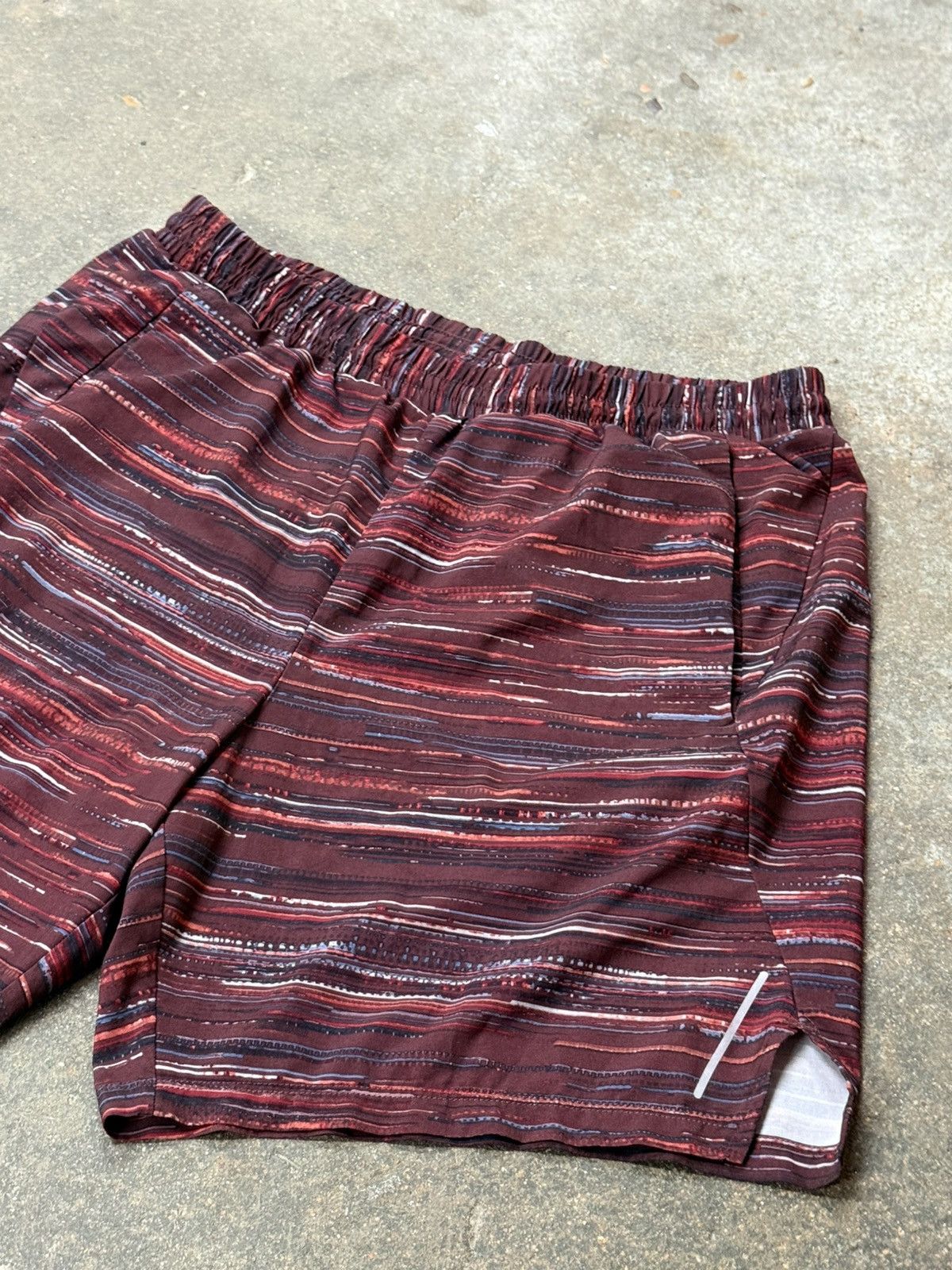 Other All in Motion Un Lined Running Shorts Pattern 7 Inch Inseam Size US 32 / EU 48 - 2 Thumbnail