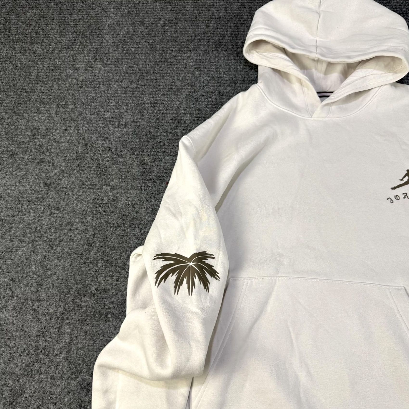 Jordan Brand Jordan Pullover Hoodie Mens Large White Artist Series Jumpman Graphic DX9706-030 Size US L / EU 52-54 / 3 - 7 Thumbnail