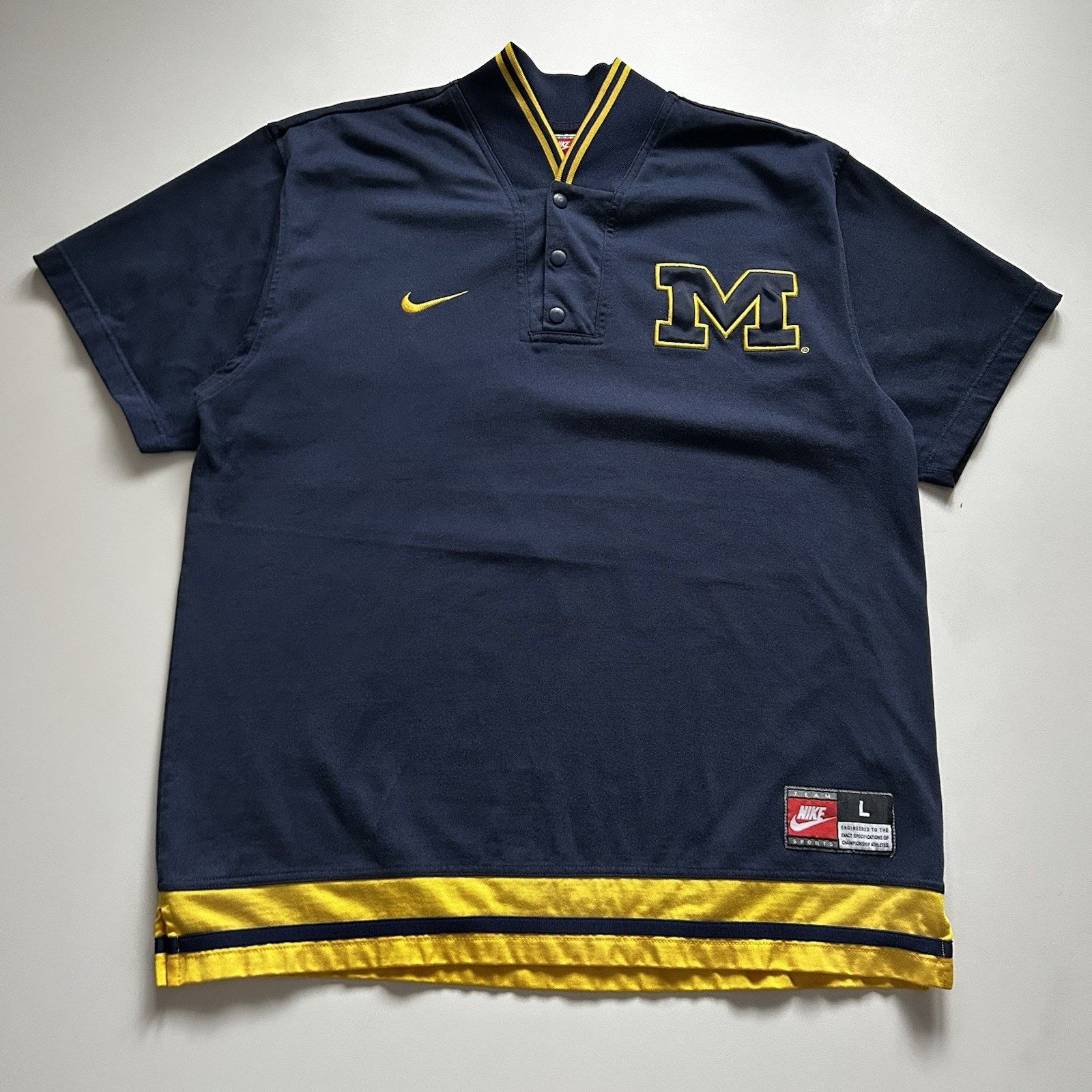 NCAA Vintage 90s Nike Team Michigan Wolverines Warmup Shirt Large Size US L / EU 52-54 / 3 - 1 Thumbnail