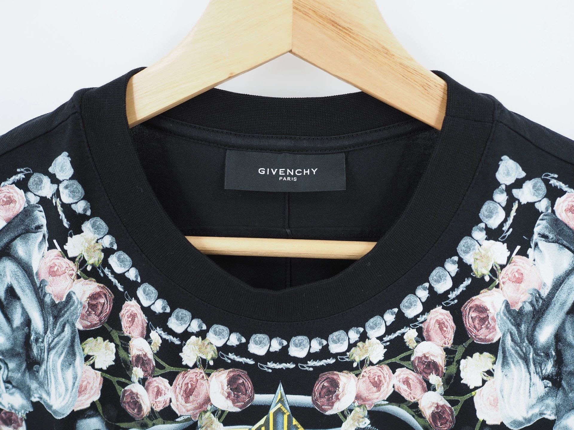 Givenchy Givenchy Black Floral Shark Mouth Short Sleeve Size US XXS / EU 40 - 5 Thumbnail