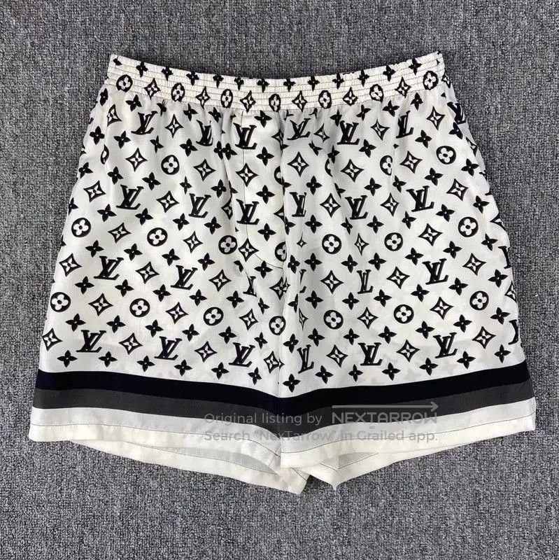 Louis Vuitton Louis Vuitton White Silk Women's Shorts . Size 23" - 1 Thumbnail