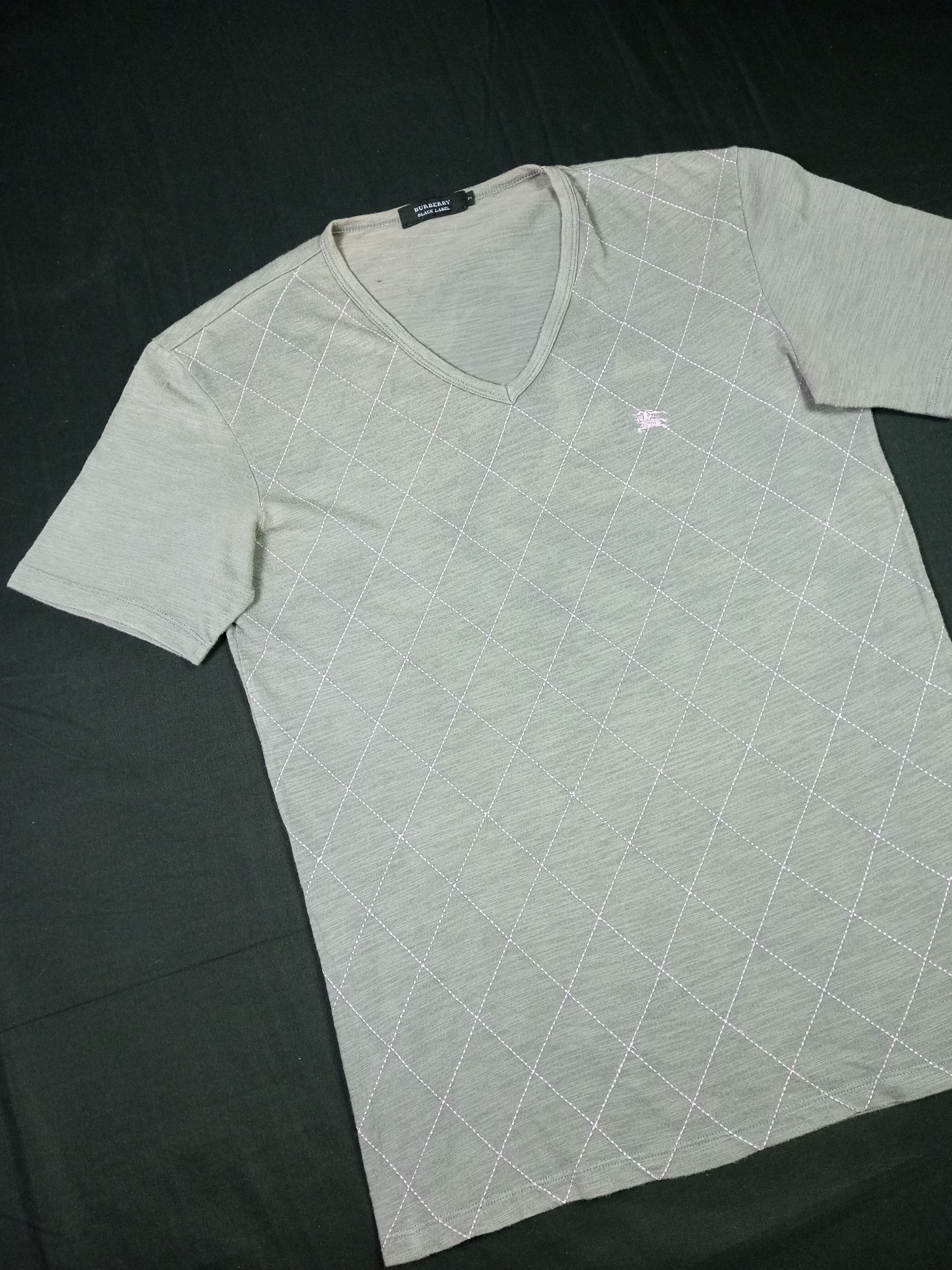 Burberry Burberry Black Label mens Vneck t shirt M size Size US M / EU 48-50 / 2 - 3 Thumbnail
