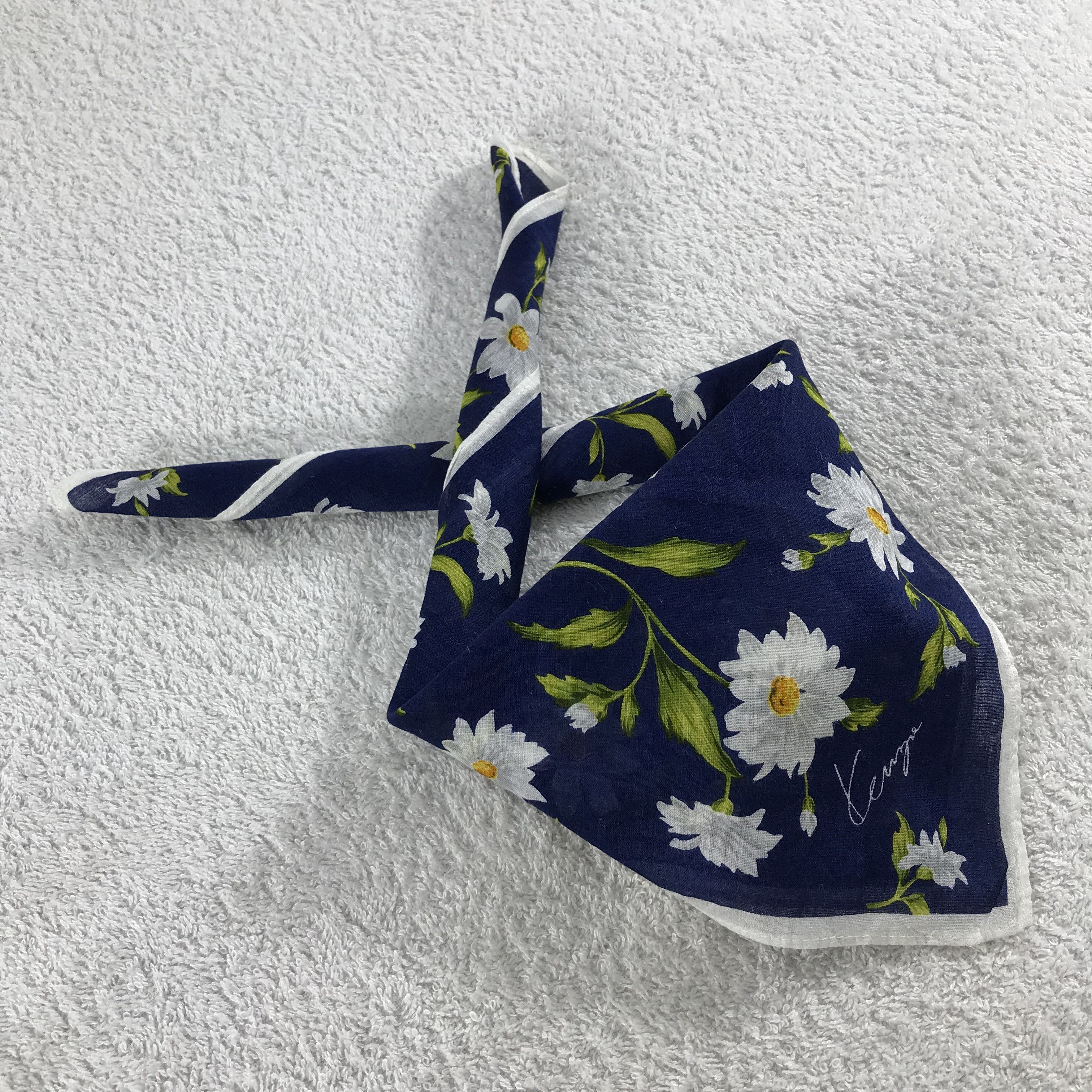 Kenzo × Vintage Kenzo Neckerchief / Bandana / Handkerchief Size ONE SIZE - 2 Thumbnail
