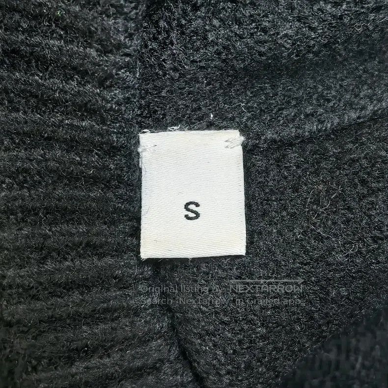 Givenchy Givenchy Letter Logo Embroidered Knit Sweater (Men's, Blac Size US S / EU 44-46 / 1 - 5 Thumbnail