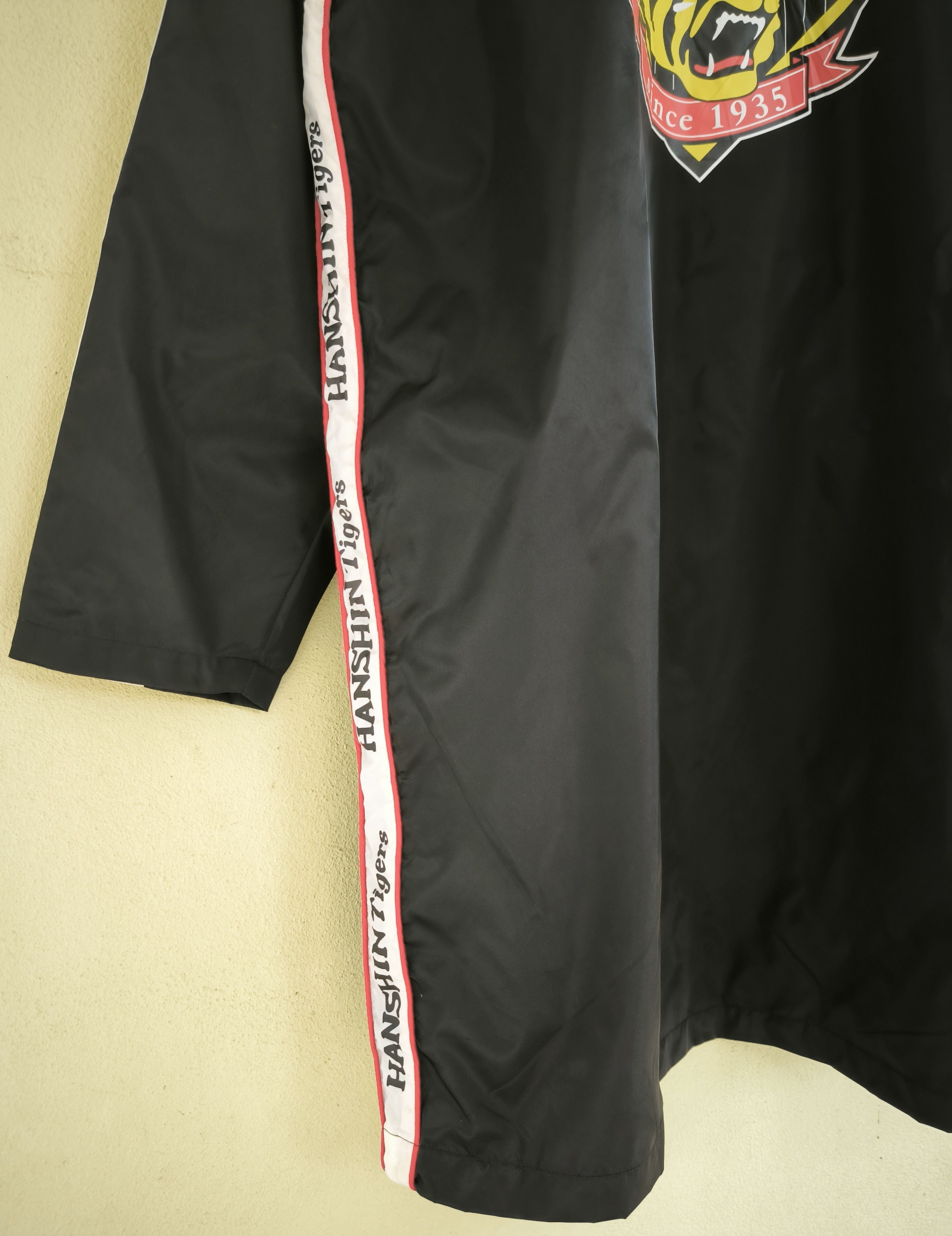 Japanese Brand HANSHIN TIGERS hoodie rain overcoat Size US L / EU 52-54 / 3 - 11 Thumbnail