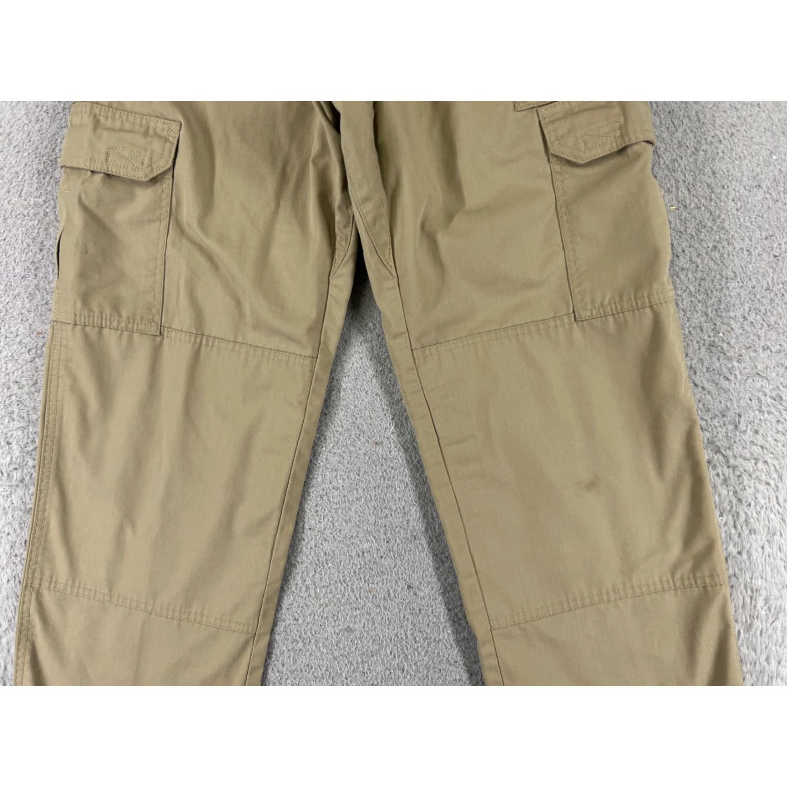 Vintage 5.11 Tactical Pants Mens 28 Beige Khaki Cargo Rip Stop TAC-143 First Responder Cargo Pants Mens 28 Beige Wide 5.11 Tactical Size US 28 / EU 44 - 3 Thumbnail